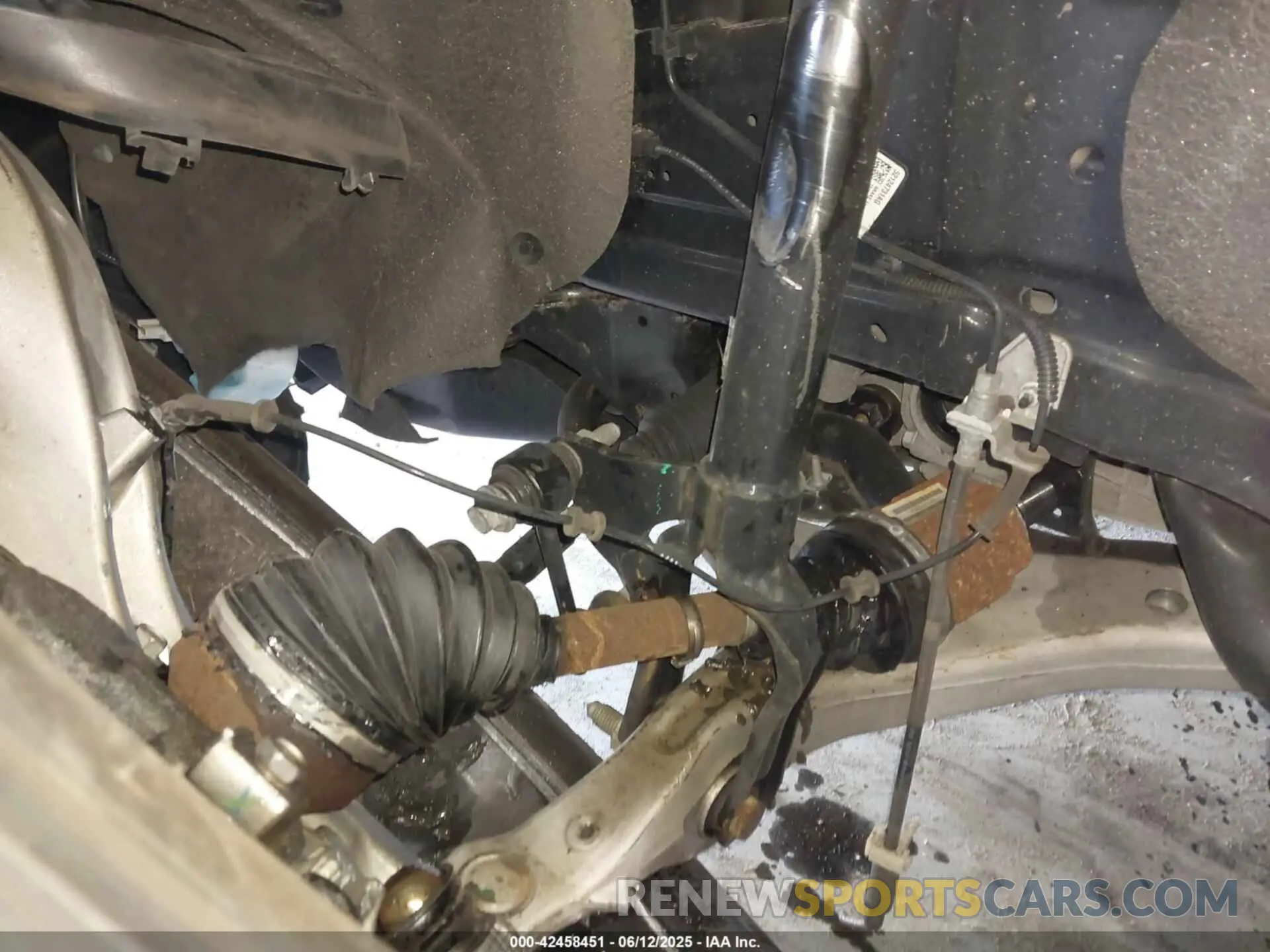 17 Photograph of a damaged car 1C4RJFBT0MC891152 JEEP GRAND CHEROKEE 2021