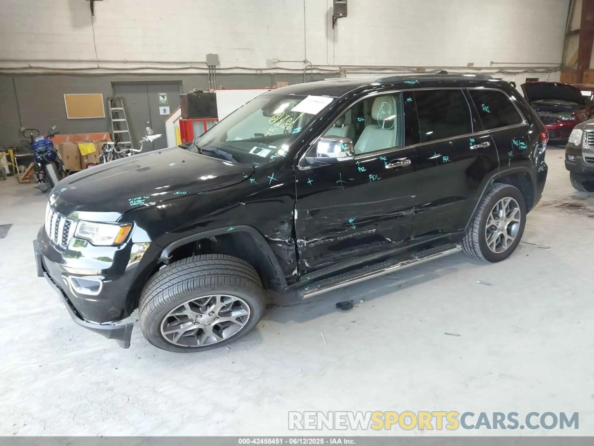 2 Photograph of a damaged car 1C4RJFBT0MC891152 JEEP GRAND CHEROKEE 2021