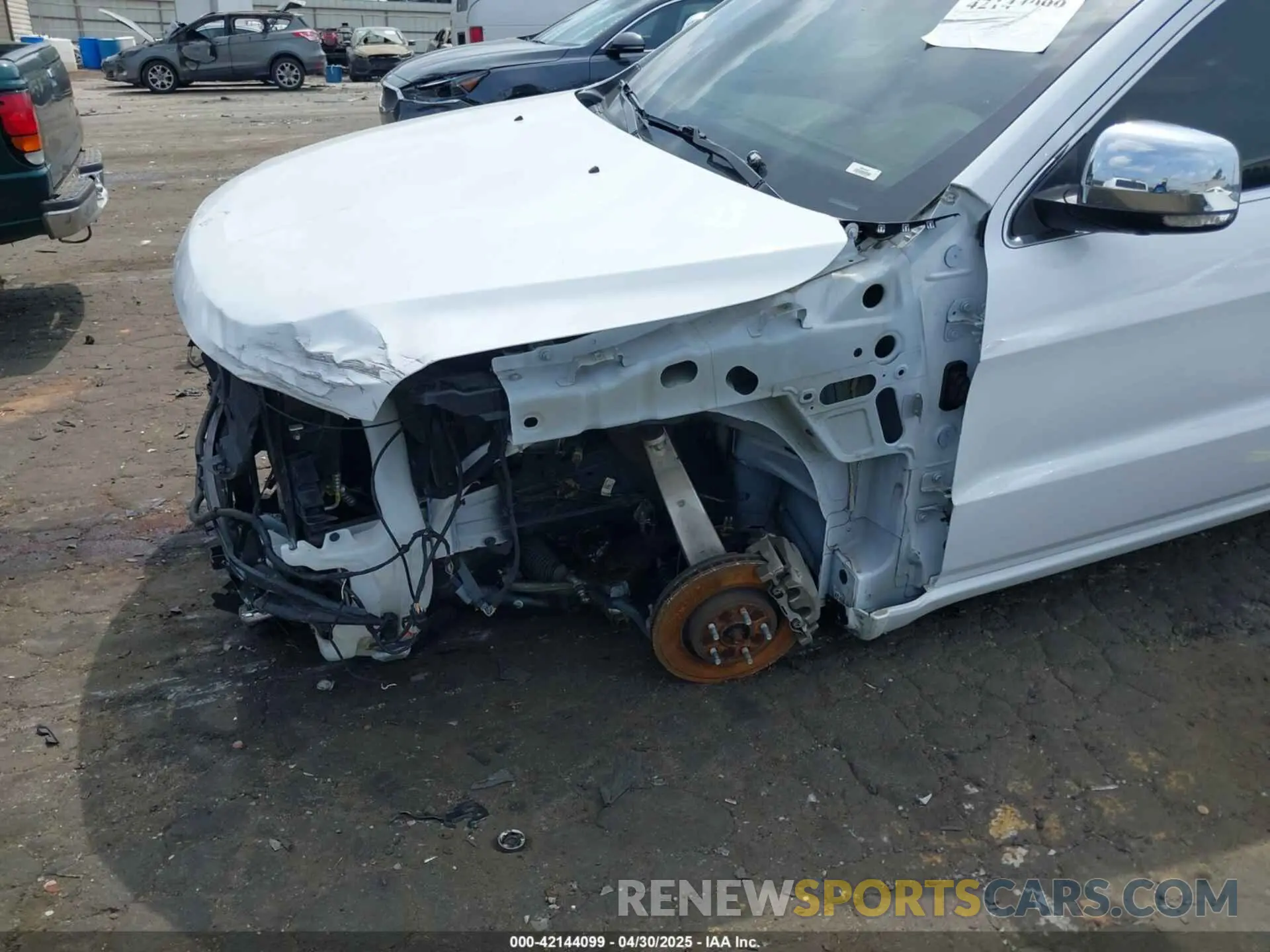 17 Photograph of a damaged car 1C4RJFCG0MC607195 JEEP GRAND CHEROKEE 2021