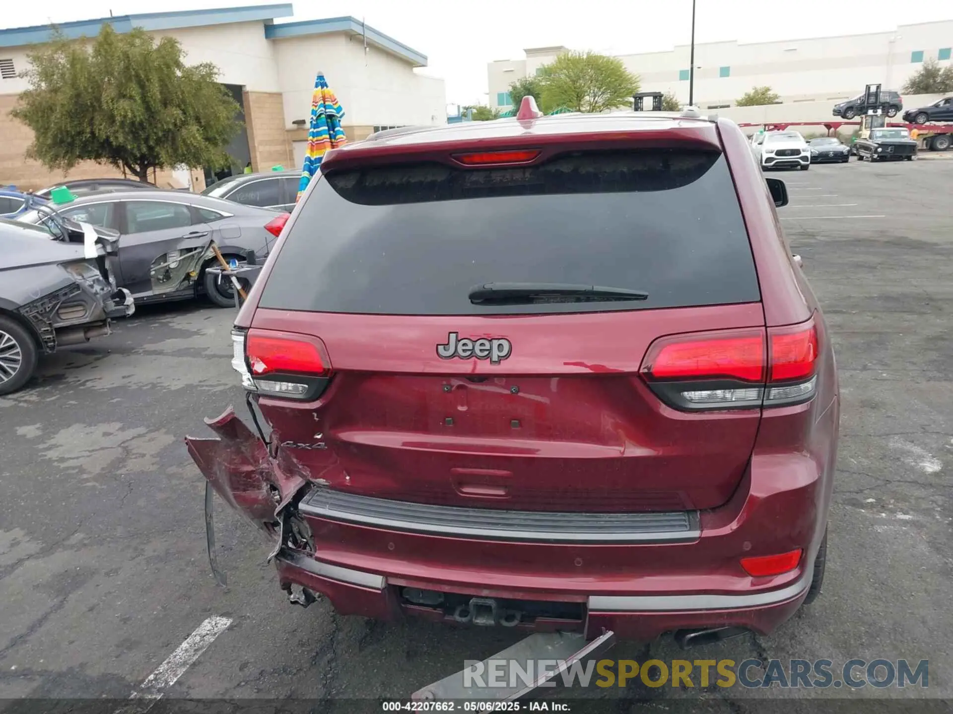 16 Photograph of a damaged car 1C4RJFCG0MC734254 JEEP GRAND CHEROKEE 2021