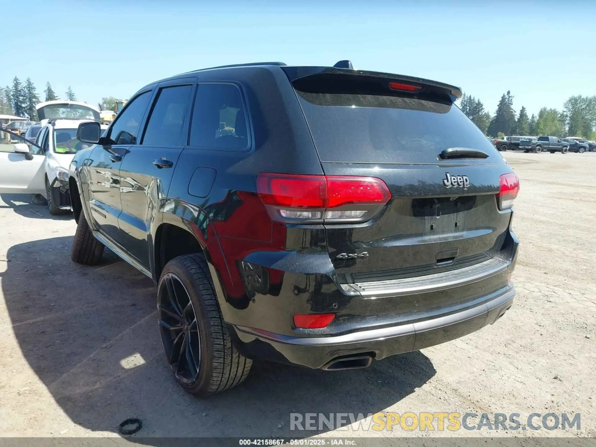 3 Photograph of a damaged car 1C4RJFCG3MC618885 JEEP GRAND CHEROKEE 2021