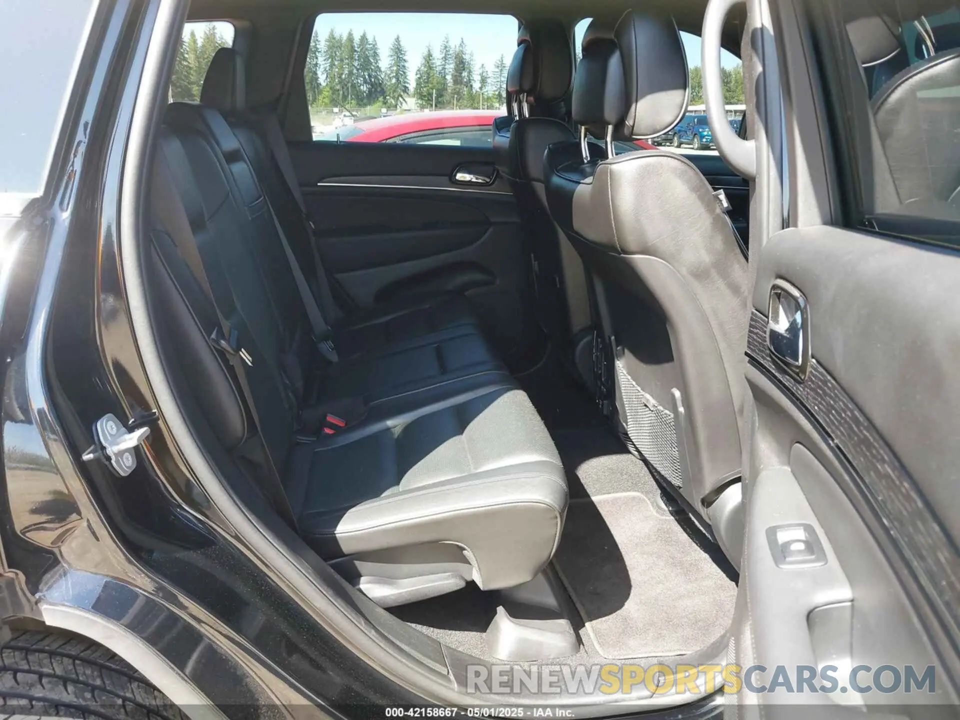 8 Photograph of a damaged car 1C4RJFCG3MC618885 JEEP GRAND CHEROKEE 2021