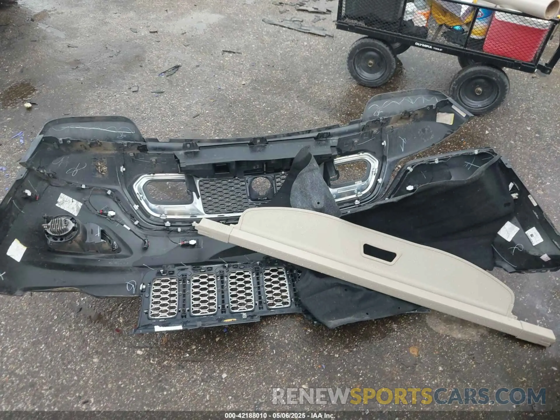 12 Photograph of a damaged car 1C4RJFCG4MC621214 JEEP GRAND CHEROKEE 2021