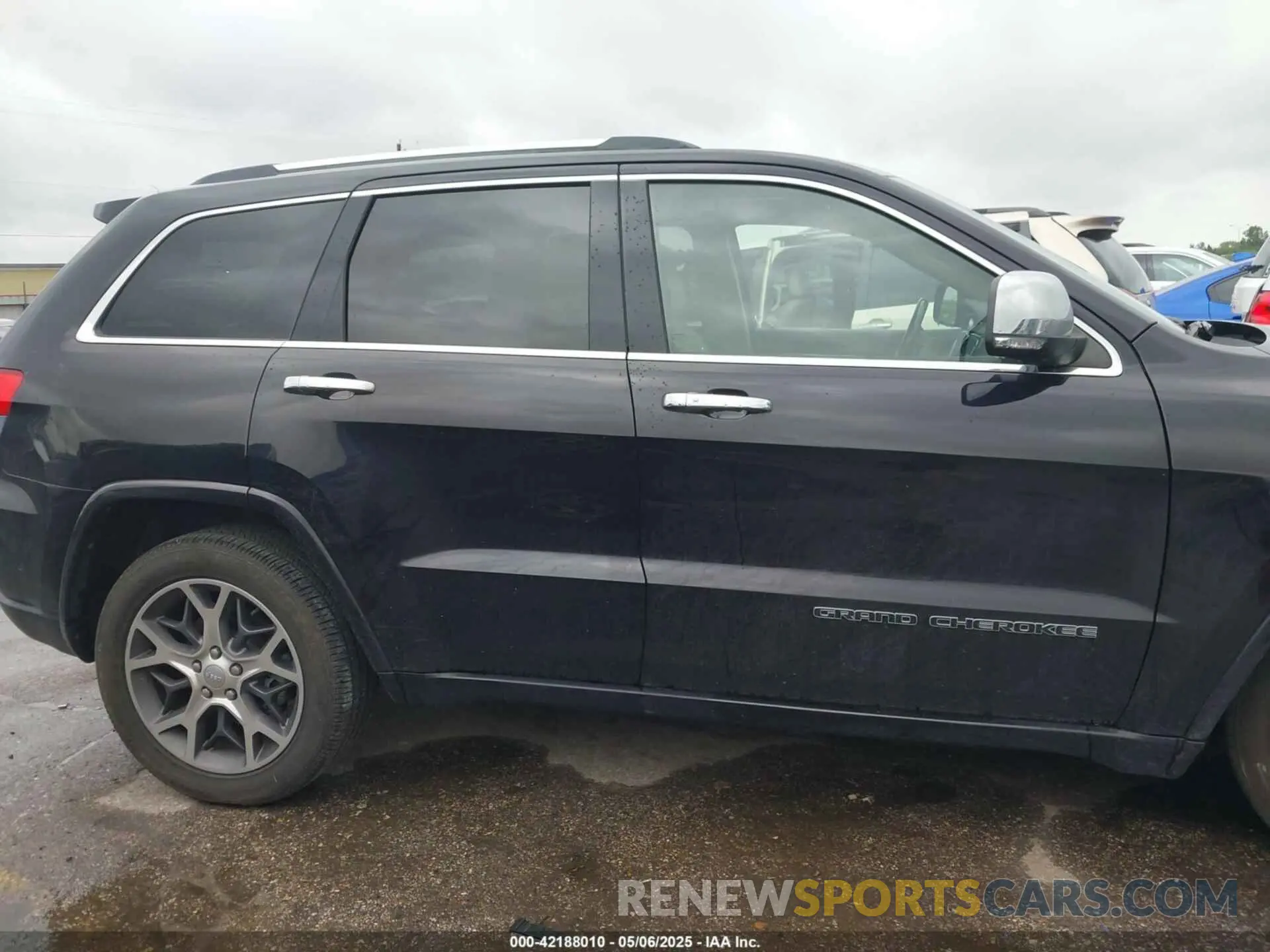 14 Photograph of a damaged car 1C4RJFCG4MC621214 JEEP GRAND CHEROKEE 2021