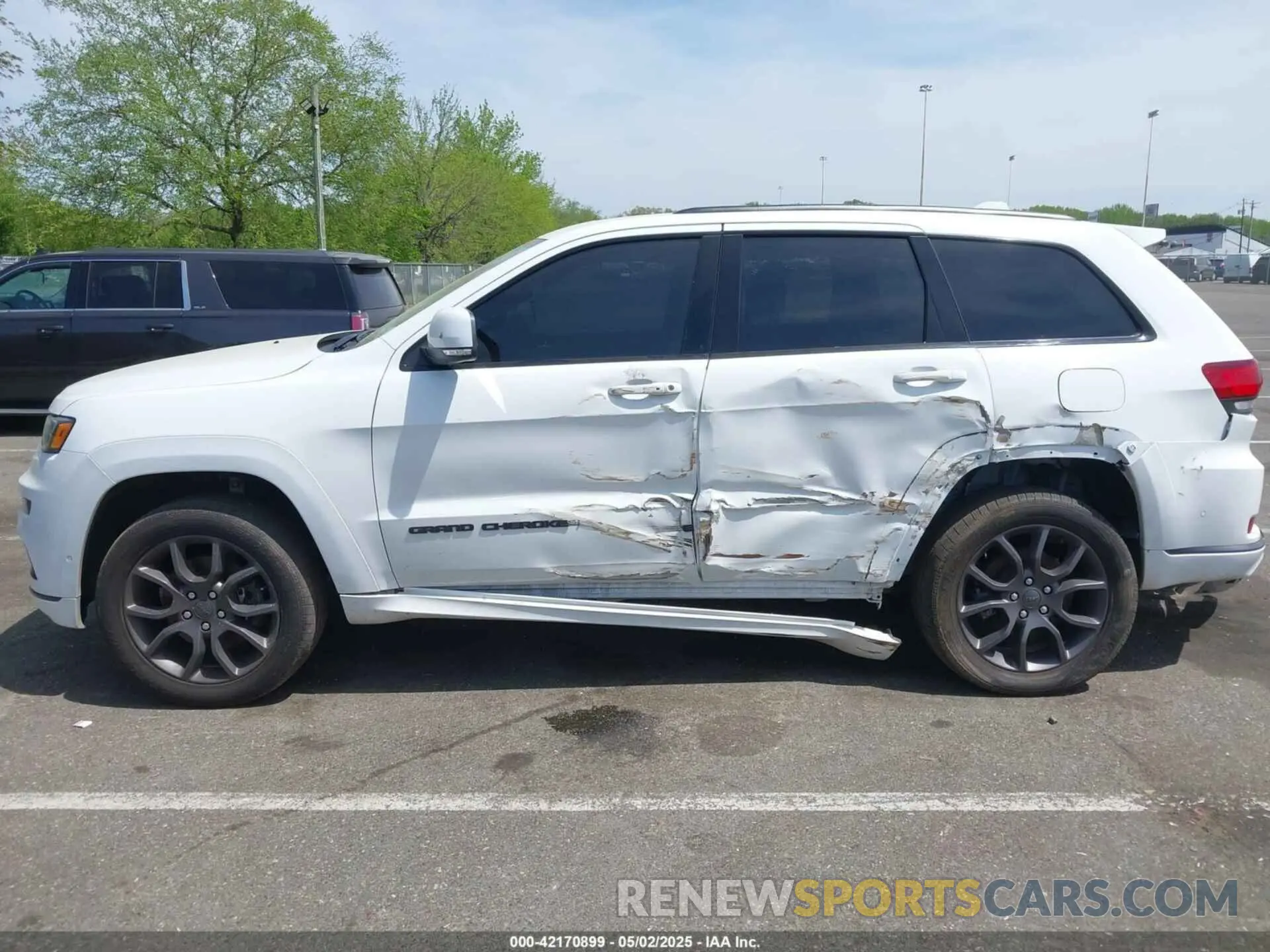 6 Photograph of a damaged car 1C4RJFCG6MC592296 JEEP GRAND CHEROKEE 2021