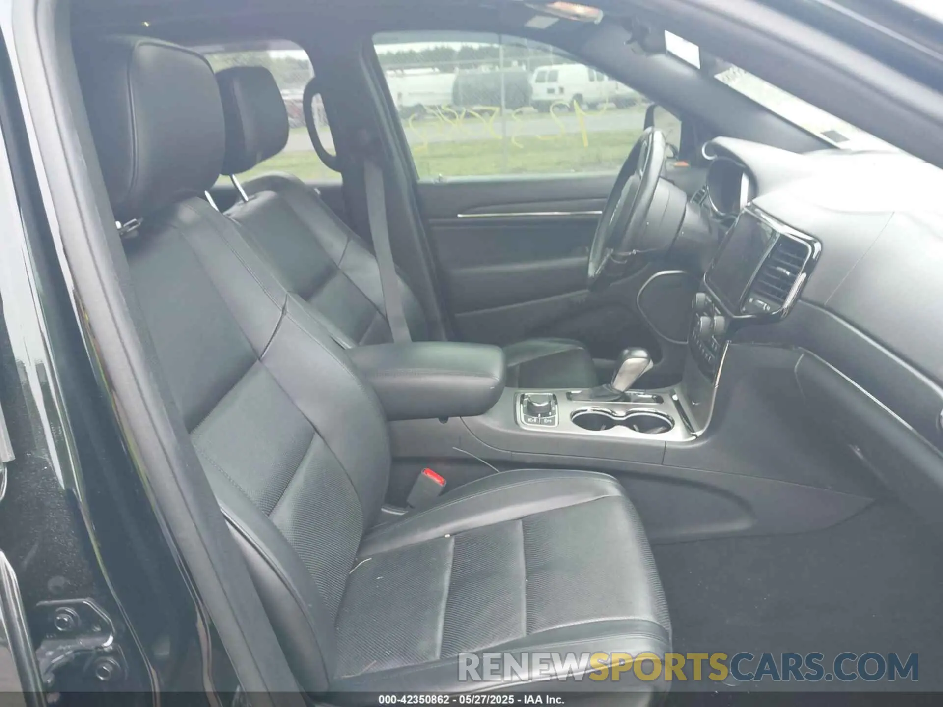 5 Photograph of a damaged car 1C4RJFCGXMC550116 JEEP GRAND CHEROKEE 2021