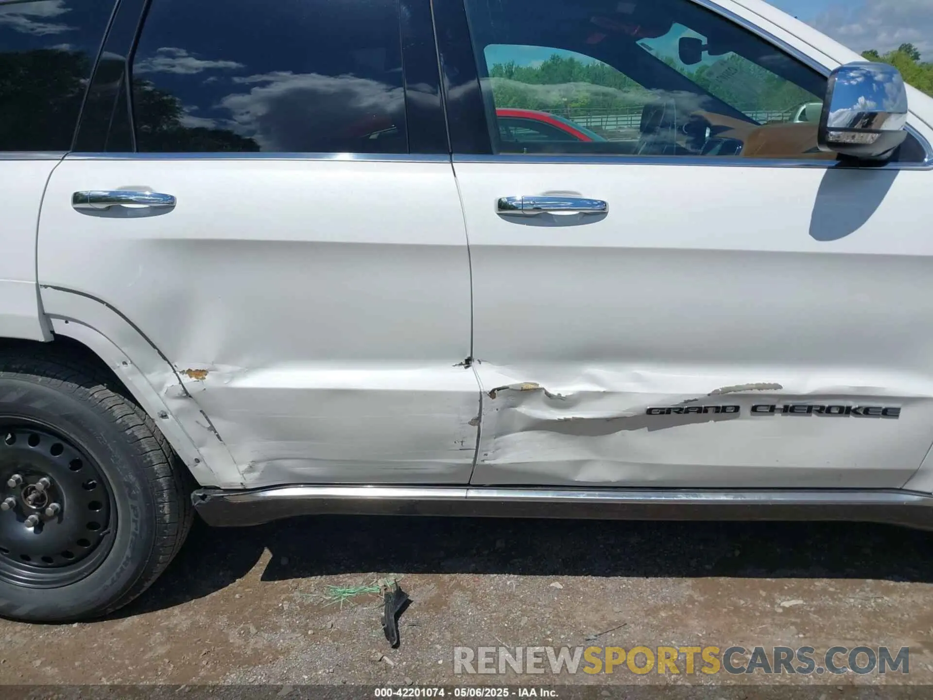 6 Photograph of a damaged car 1C4RJFJG1MC538391 JEEP GRAND CHEROKEE 2021