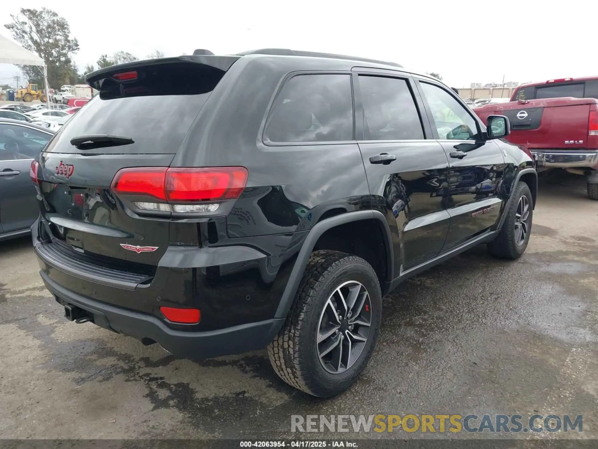 4 Photograph of a damaged car 1C4RJFLT4MC771773 JEEP GRAND CHEROKEE 2021