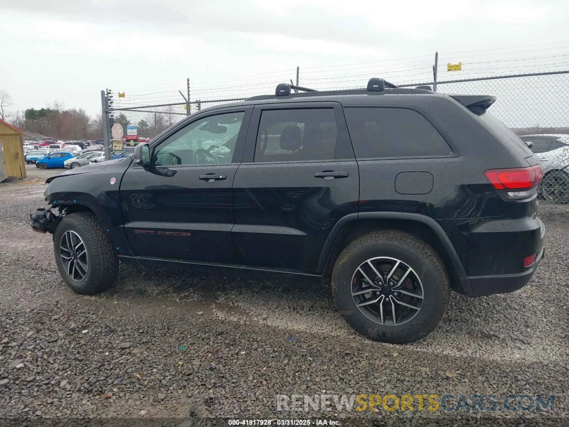 14 Photograph of a damaged car 1C4RJFLT8MC589221 JEEP GRAND CHEROKEE 2021