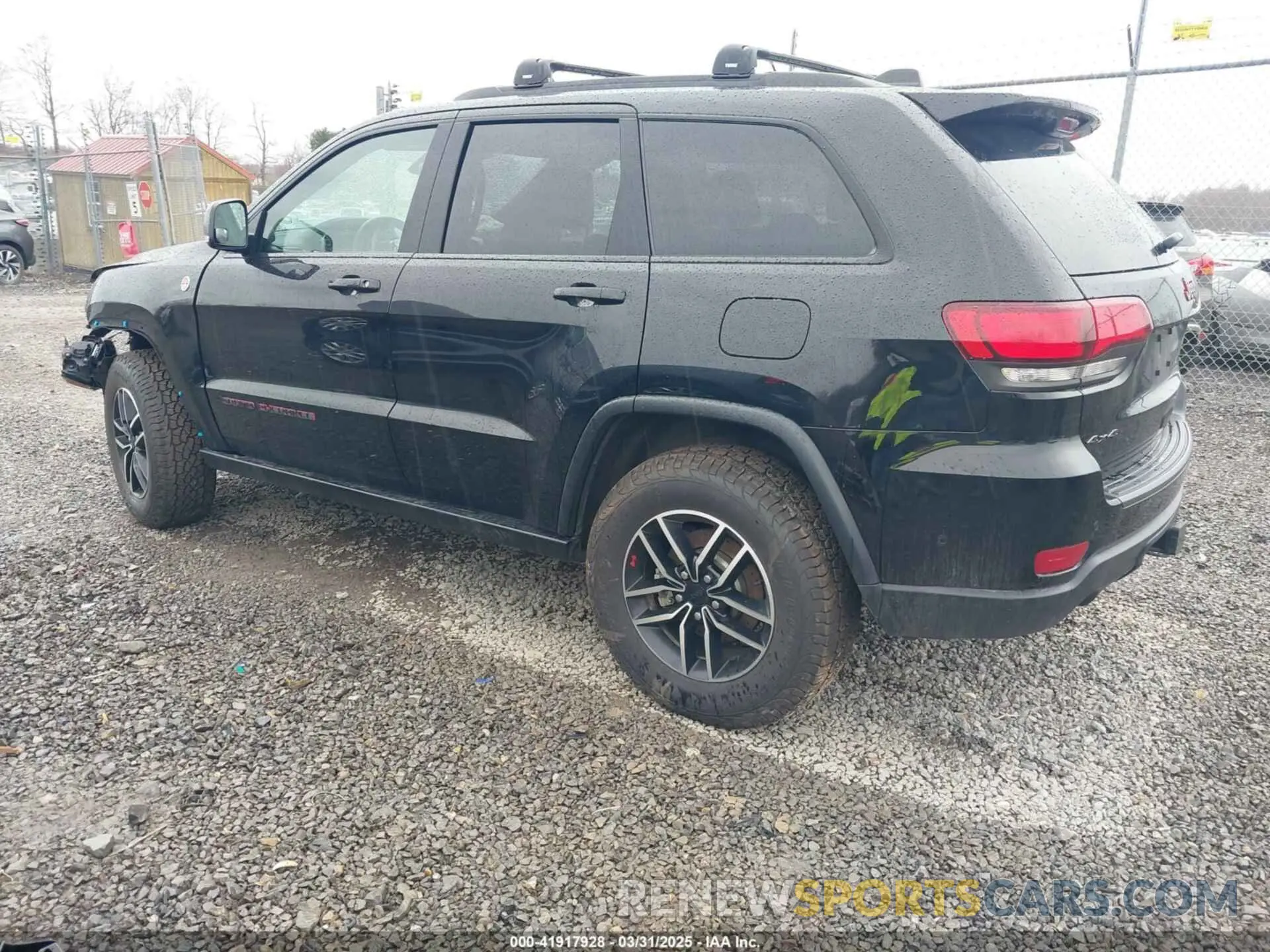 3 Photograph of a damaged car 1C4RJFLT8MC589221 JEEP GRAND CHEROKEE 2021