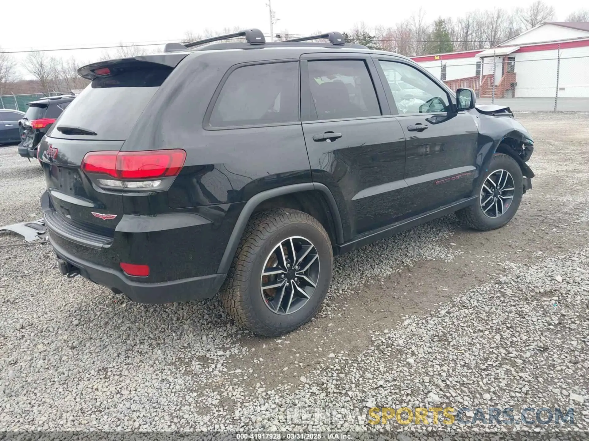 4 Photograph of a damaged car 1C4RJFLT8MC589221 JEEP GRAND CHEROKEE 2021