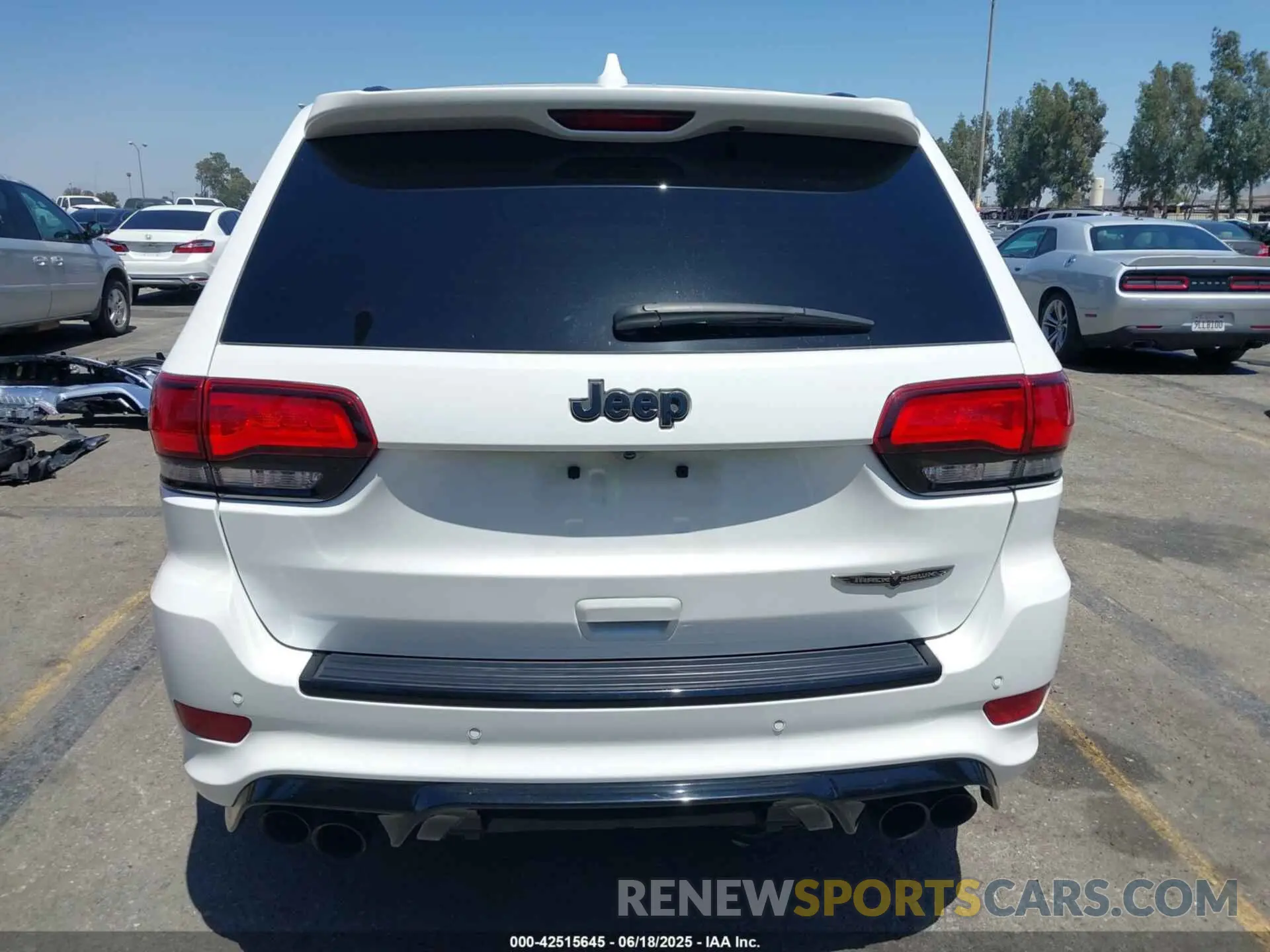 16 Photograph of a damaged car 1C4RJFN91MC884002 JEEP GRAND CHEROKEE 2021