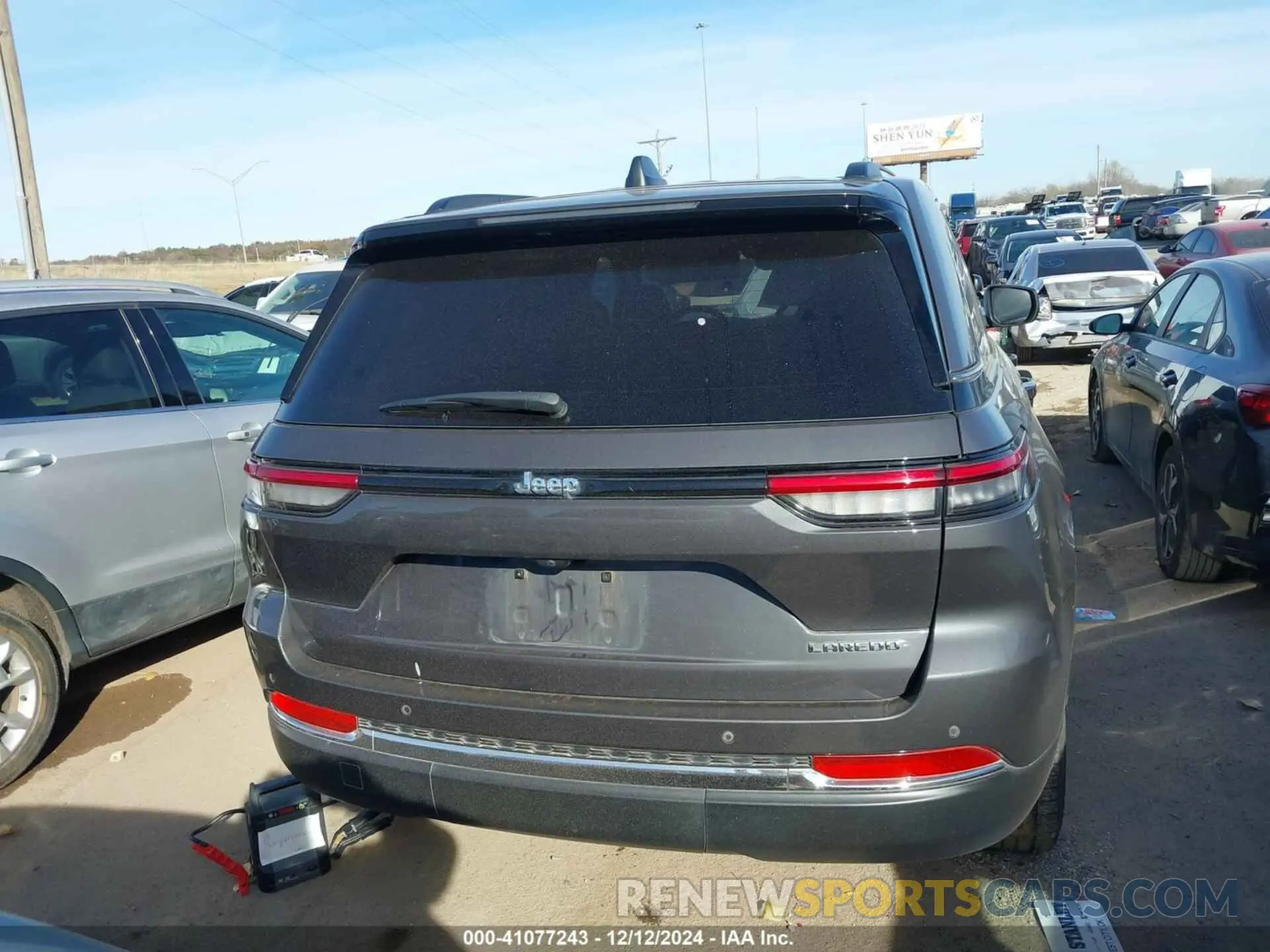 16 Photograph of a damaged car 1C4RJGAGXN8589401 JEEP GRAND CHEROKEE 2022
