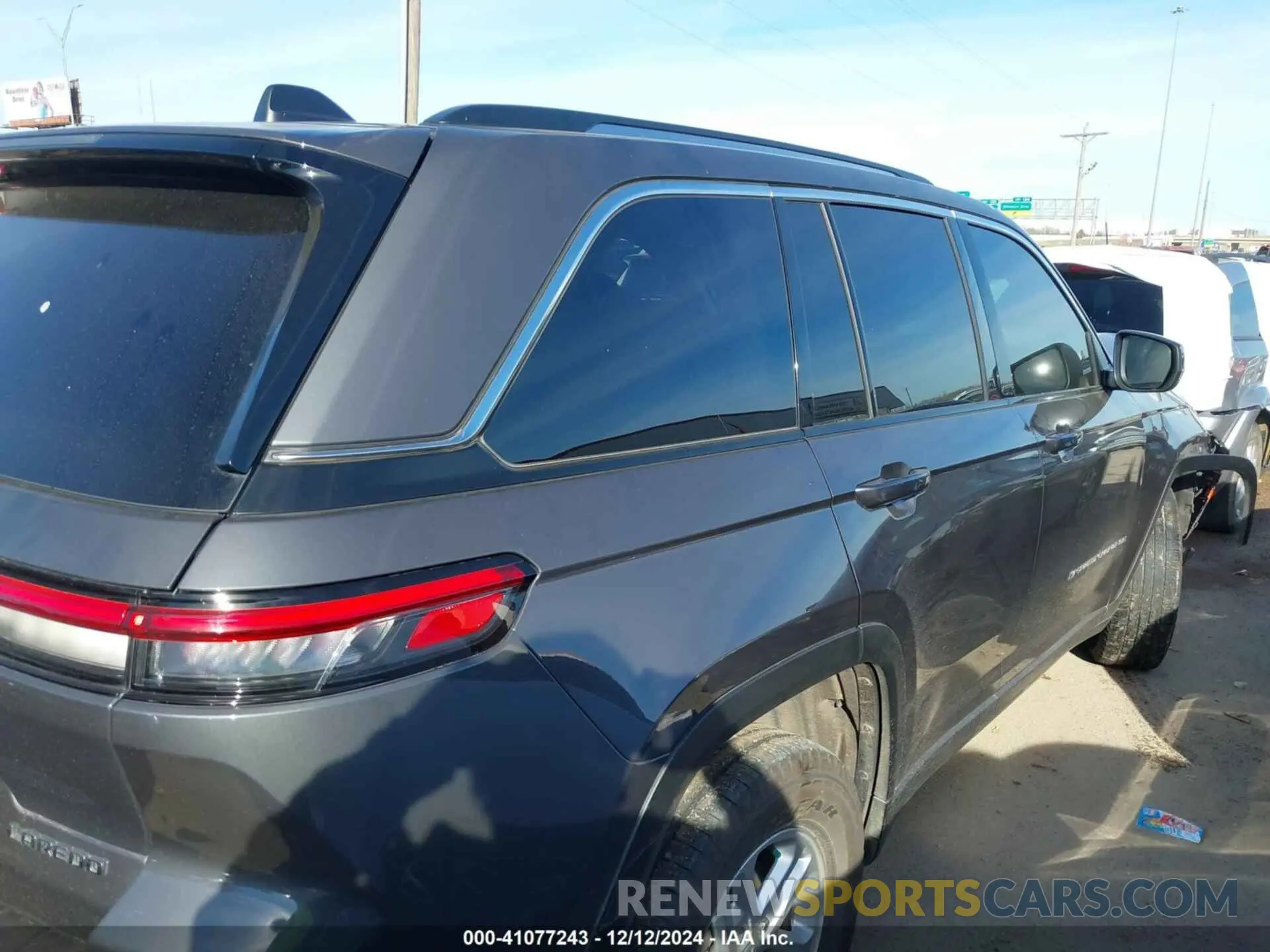 4 Photograph of a damaged car 1C4RJGAGXN8589401 JEEP GRAND CHEROKEE 2022