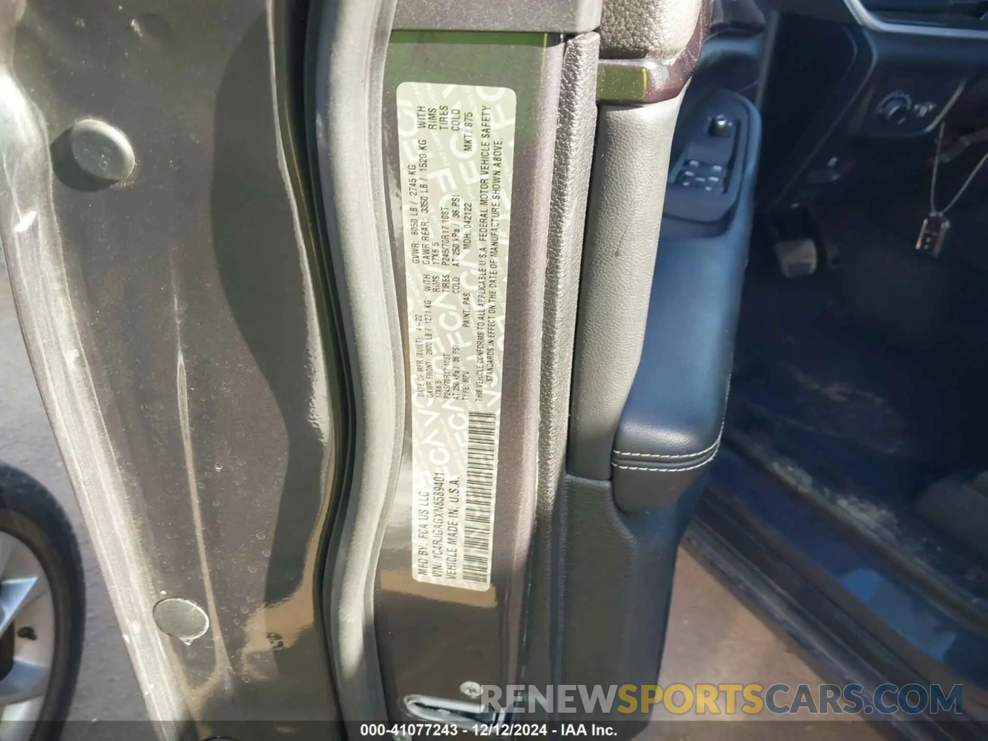 9 Photograph of a damaged car 1C4RJGAGXN8589401 JEEP GRAND CHEROKEE 2022
