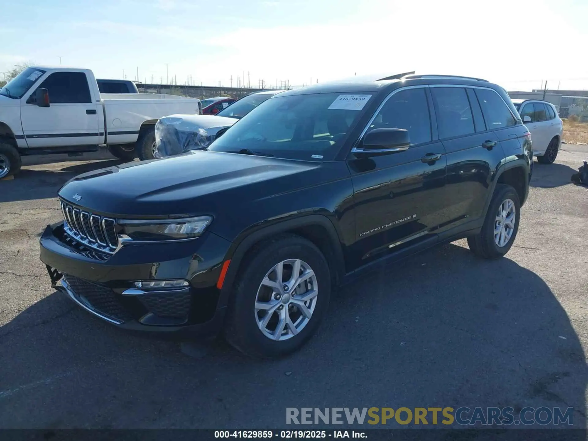 2 Photograph of a damaged car 1C4RJGBG6N8591855 JEEP GRAND CHEROKEE 2022
