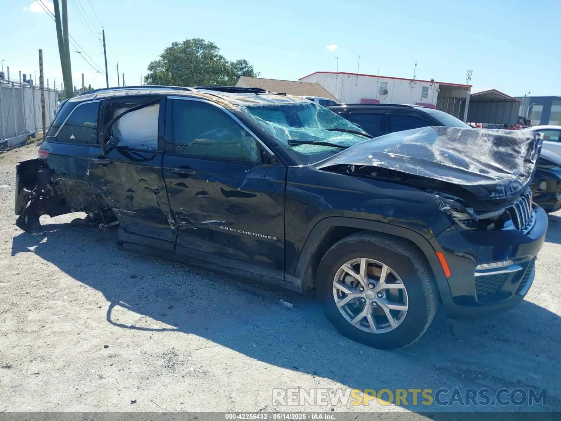 1 Photograph of a damaged car 1C4RJGBG8N8611510 JEEP GRAND CHEROKEE 2022