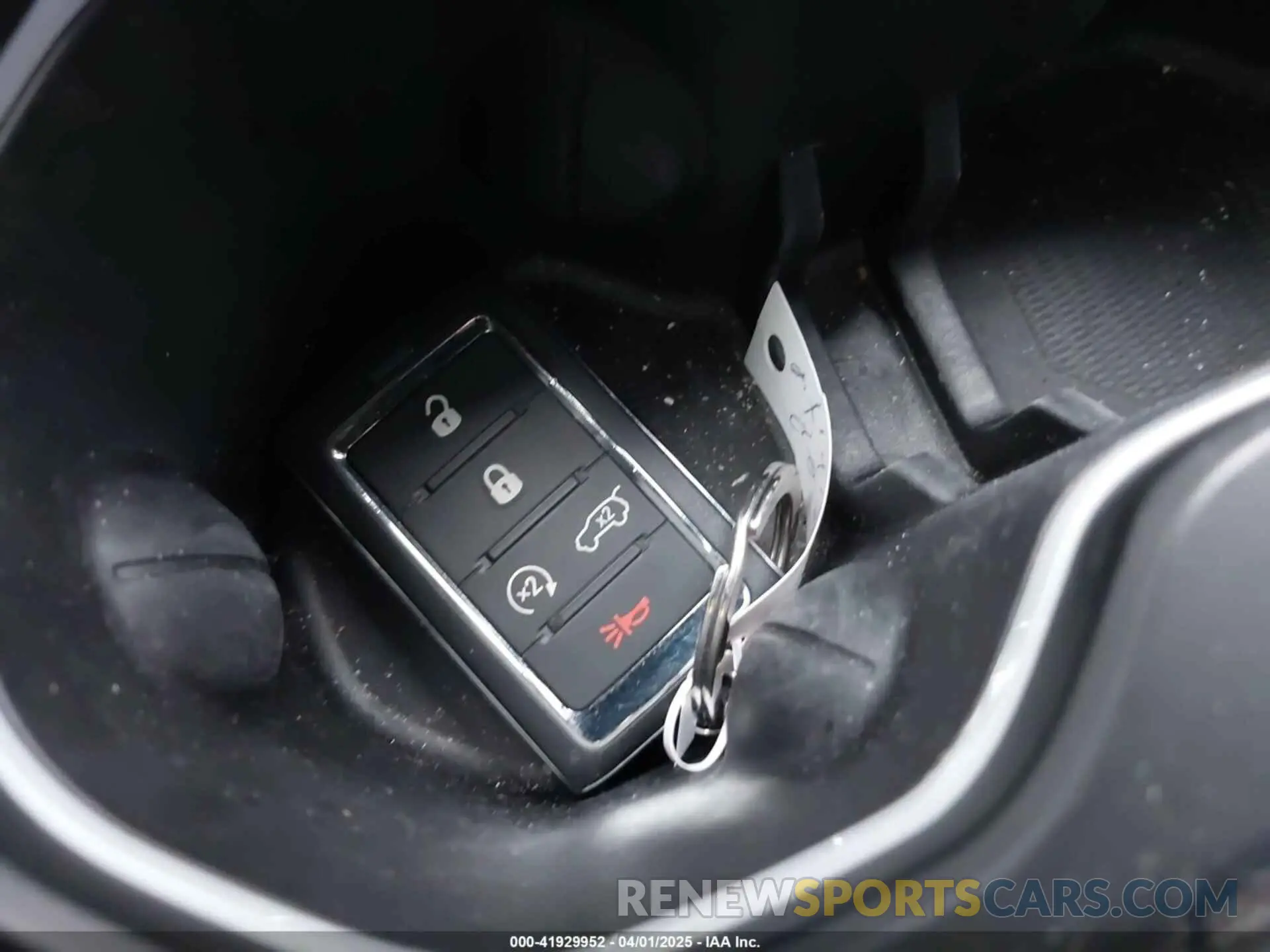 11 Photograph of a damaged car 1C4RJGEG2N8569685 JEEP GRAND CHEROKEE 2022
