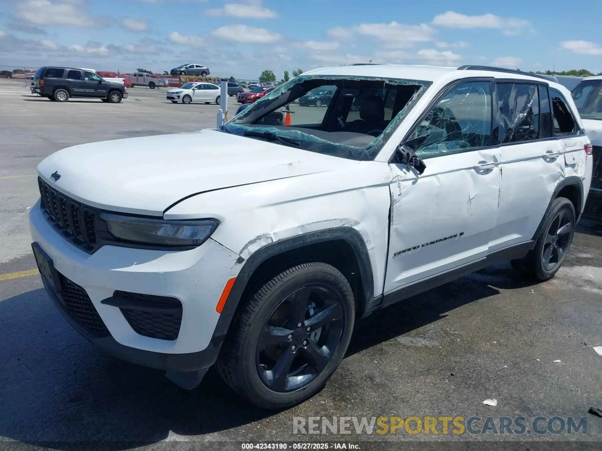 2 Photograph of a damaged car 1C4RJHAG1N8627233 JEEP GRAND CHEROKEE 2022