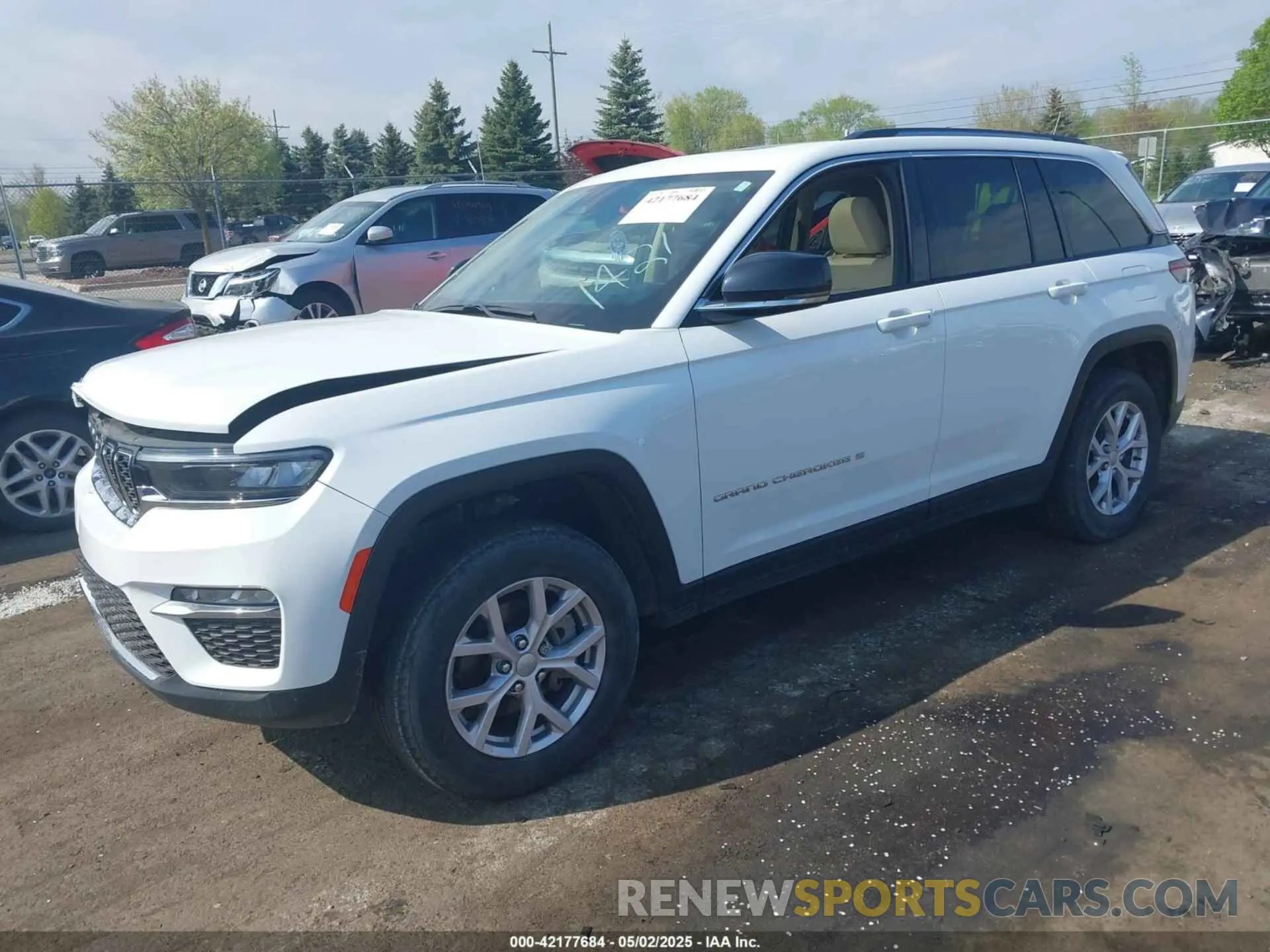 2 Photograph of a damaged car 1C4RJHBG0N8521421 JEEP GRAND CHEROKEE 2022