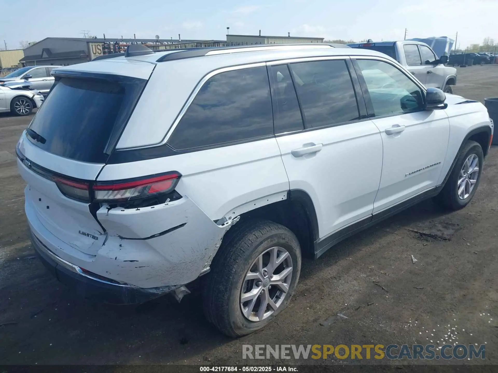 4 Photograph of a damaged car 1C4RJHBG0N8521421 JEEP GRAND CHEROKEE 2022