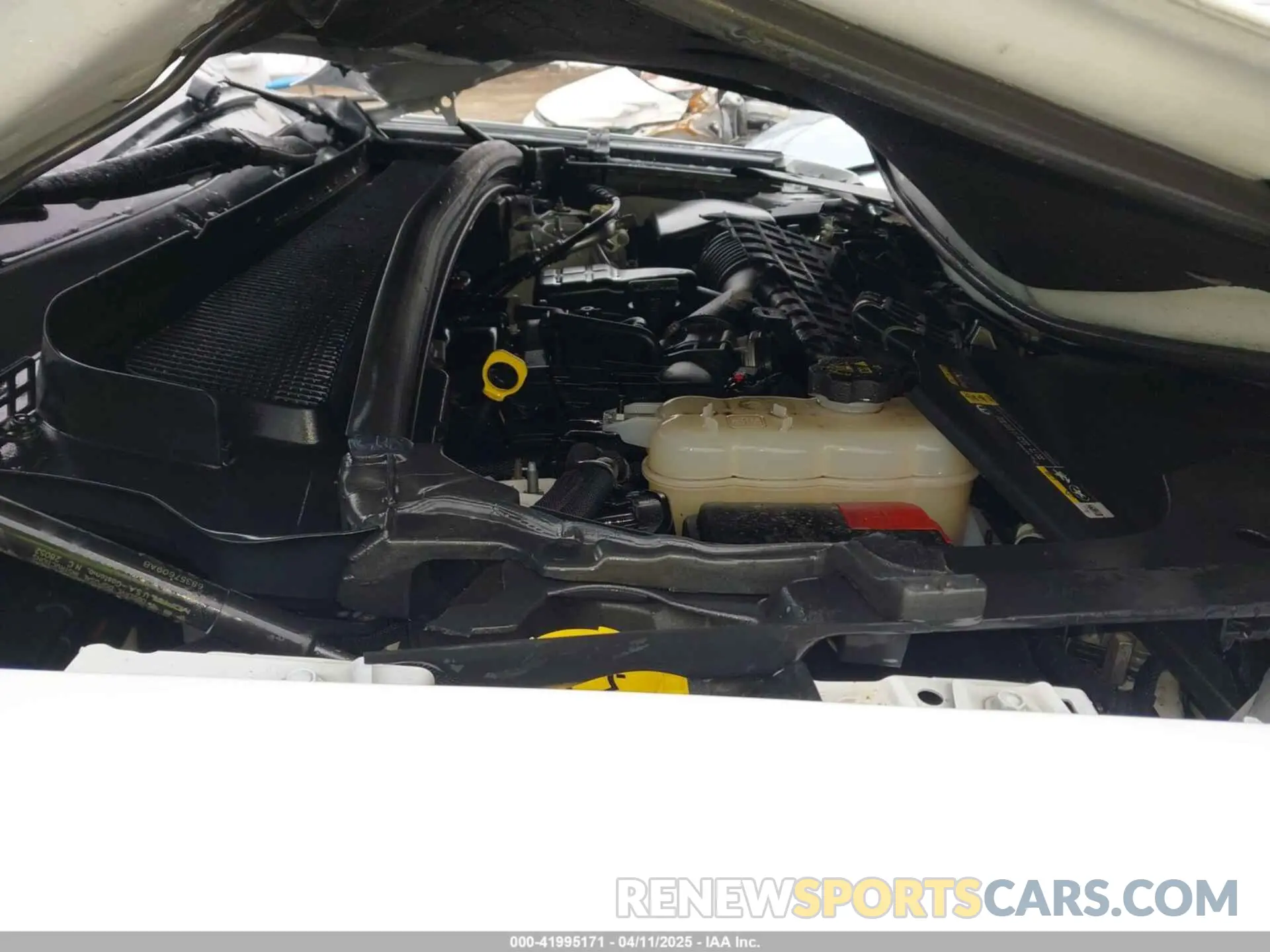 10 Photograph of a damaged car 1C4RJHBG1N8592711 JEEP GRAND CHEROKEE 2022