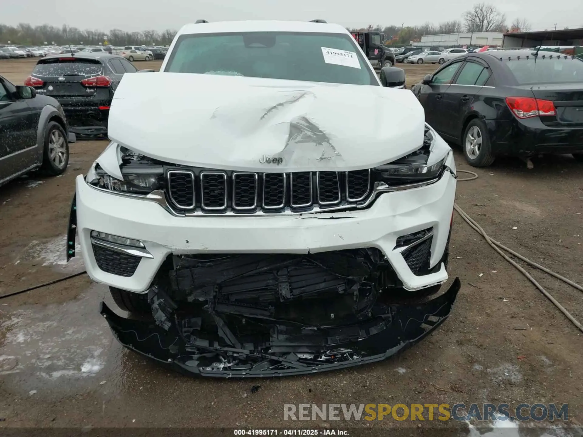 6 Photograph of a damaged car 1C4RJHBG1N8592711 JEEP GRAND CHEROKEE 2022