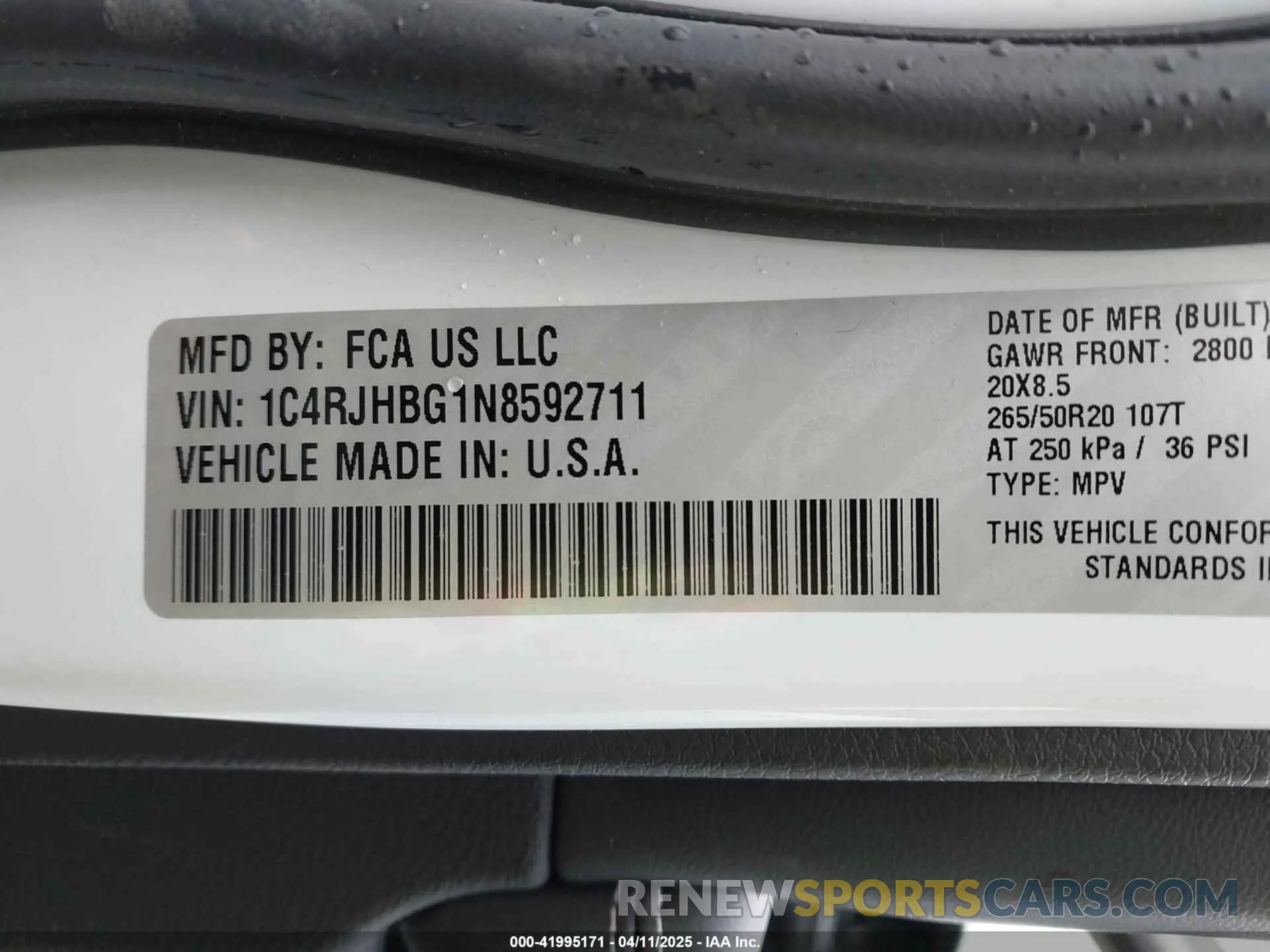 9 Photograph of a damaged car 1C4RJHBG1N8592711 JEEP GRAND CHEROKEE 2022