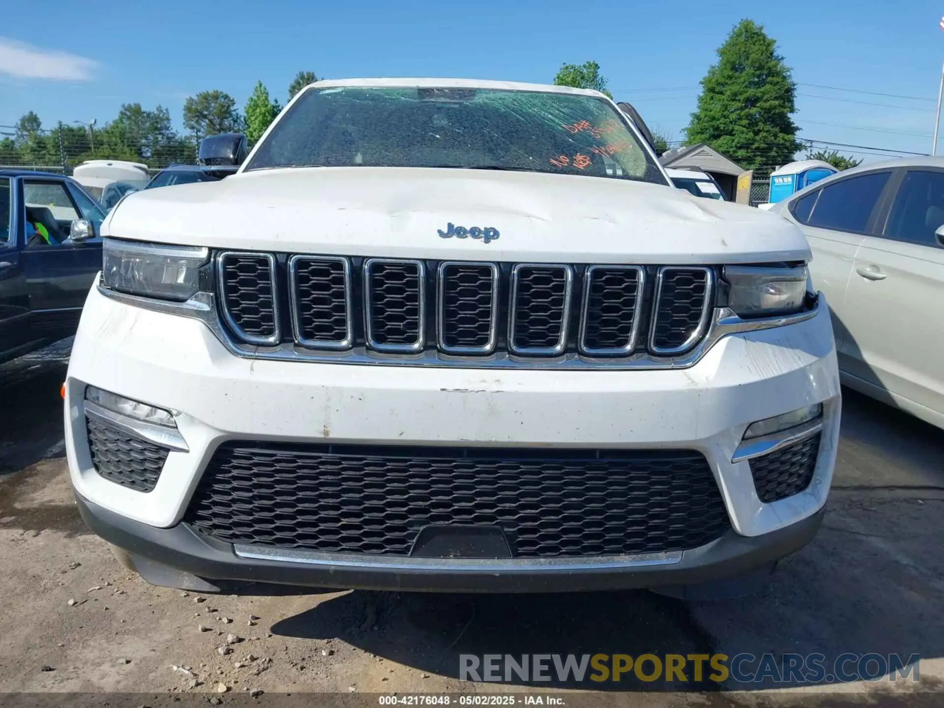 11 Photograph of a damaged car 1C4RJHBG3N8540707 JEEP GRAND CHEROKEE 2022