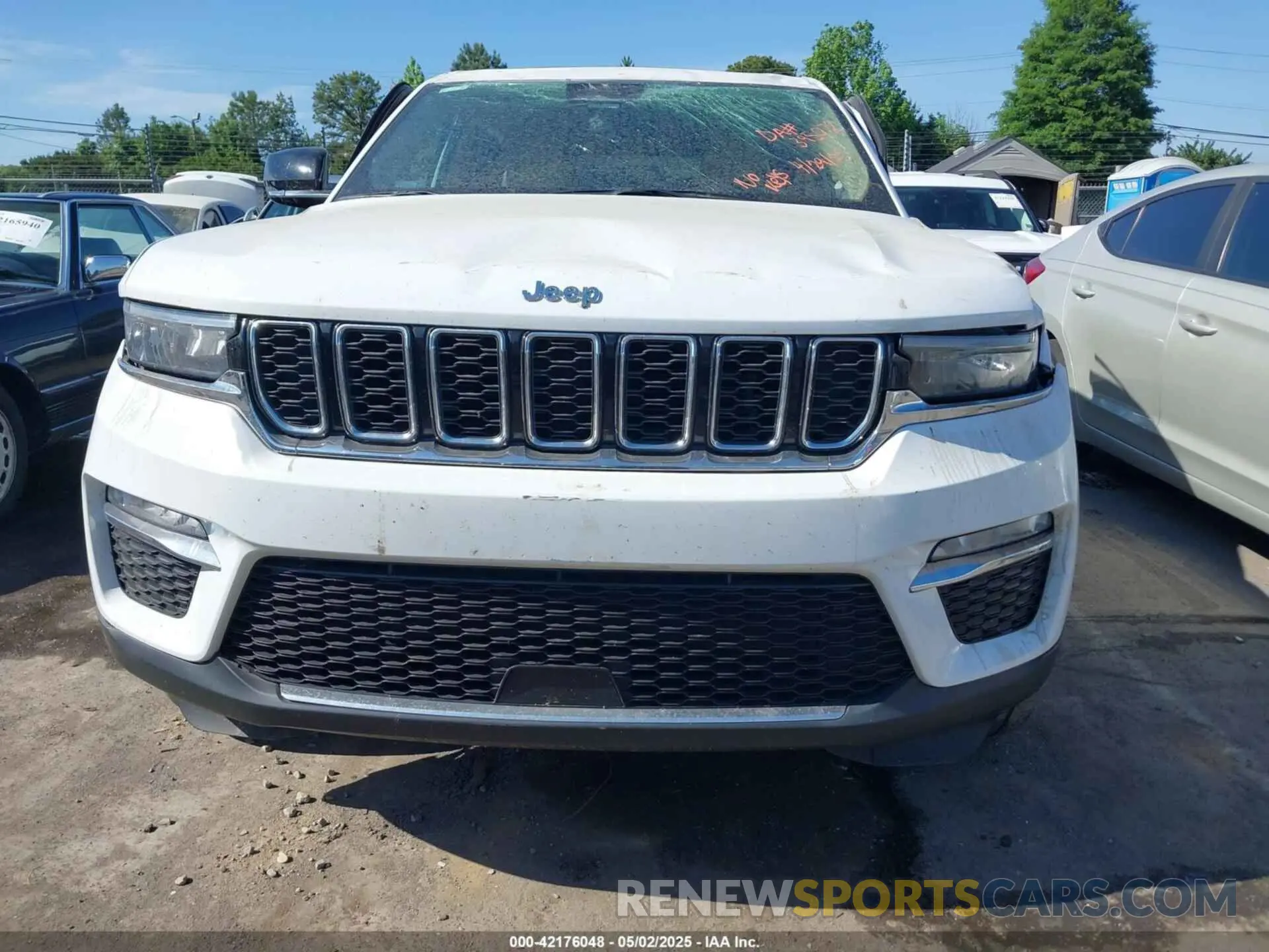 6 Photograph of a damaged car 1C4RJHBG3N8540707 JEEP GRAND CHEROKEE 2022