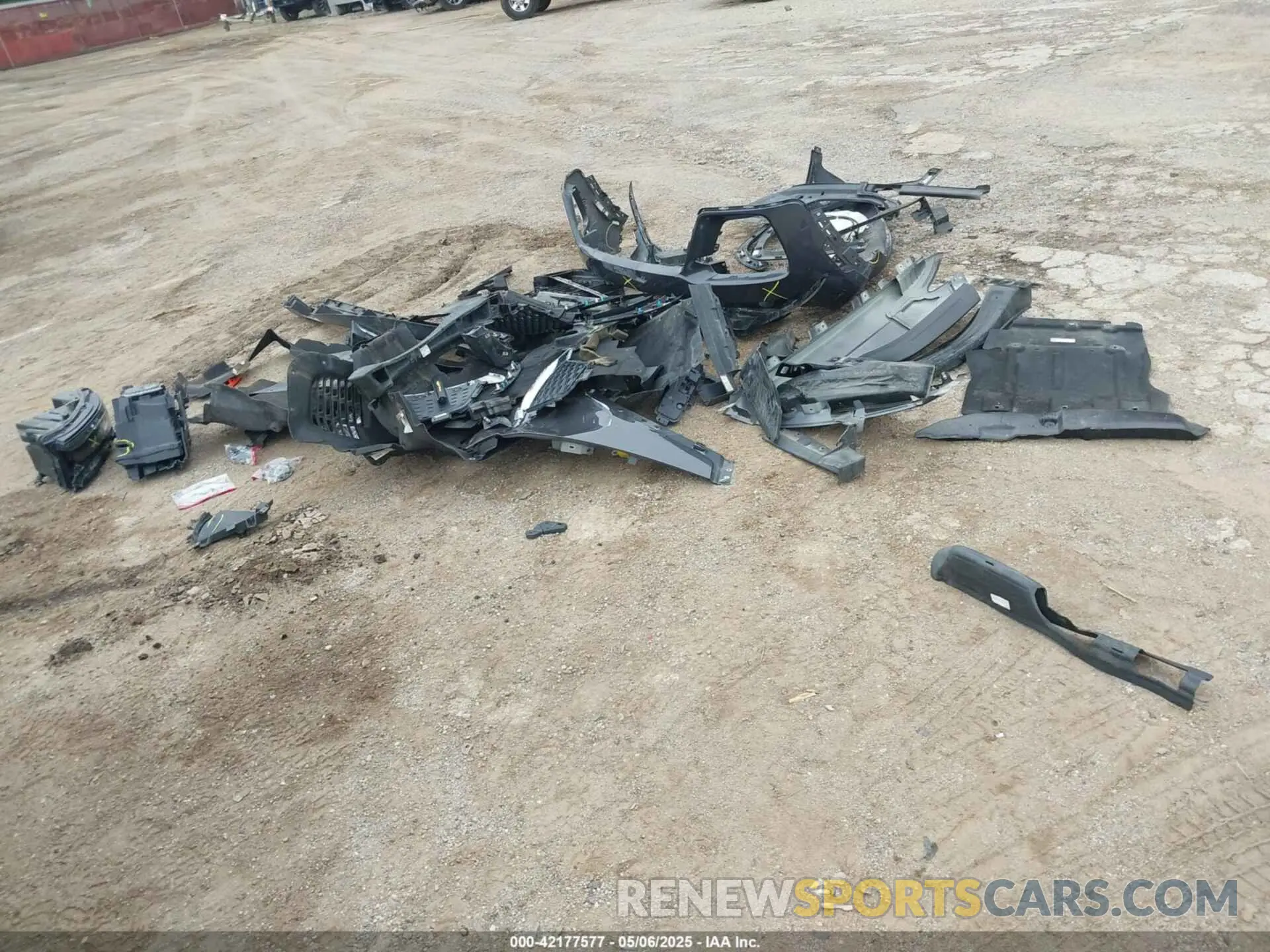 12 Photograph of a damaged car 1C4RJHBG7N8524199 JEEP GRAND CHEROKEE 2022