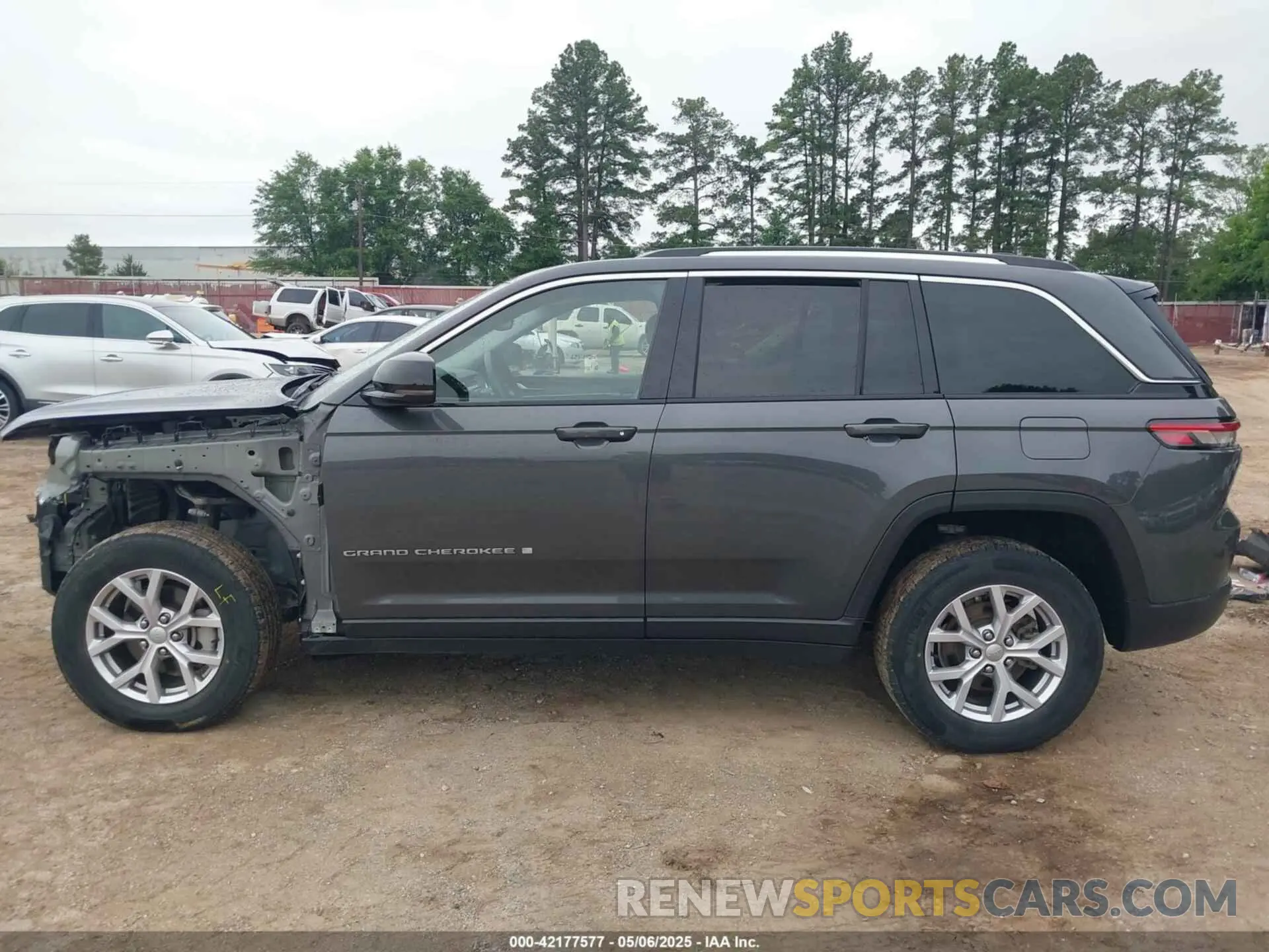15 Photograph of a damaged car 1C4RJHBG7N8524199 JEEP GRAND CHEROKEE 2022