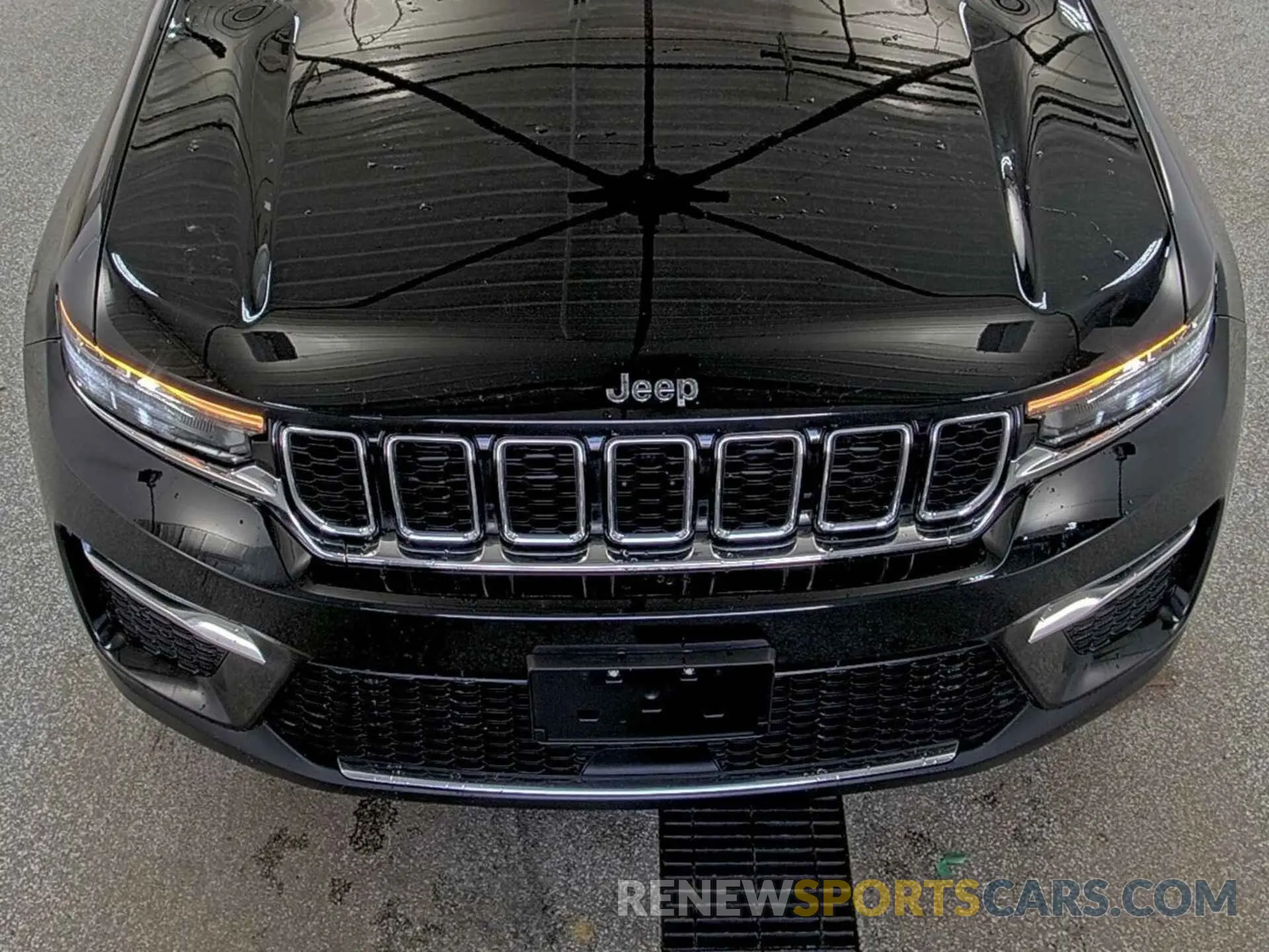 30 Photograph of a damaged car 1C4RJHBG8N8550780 JEEP GRAND CHEROKEE 2022