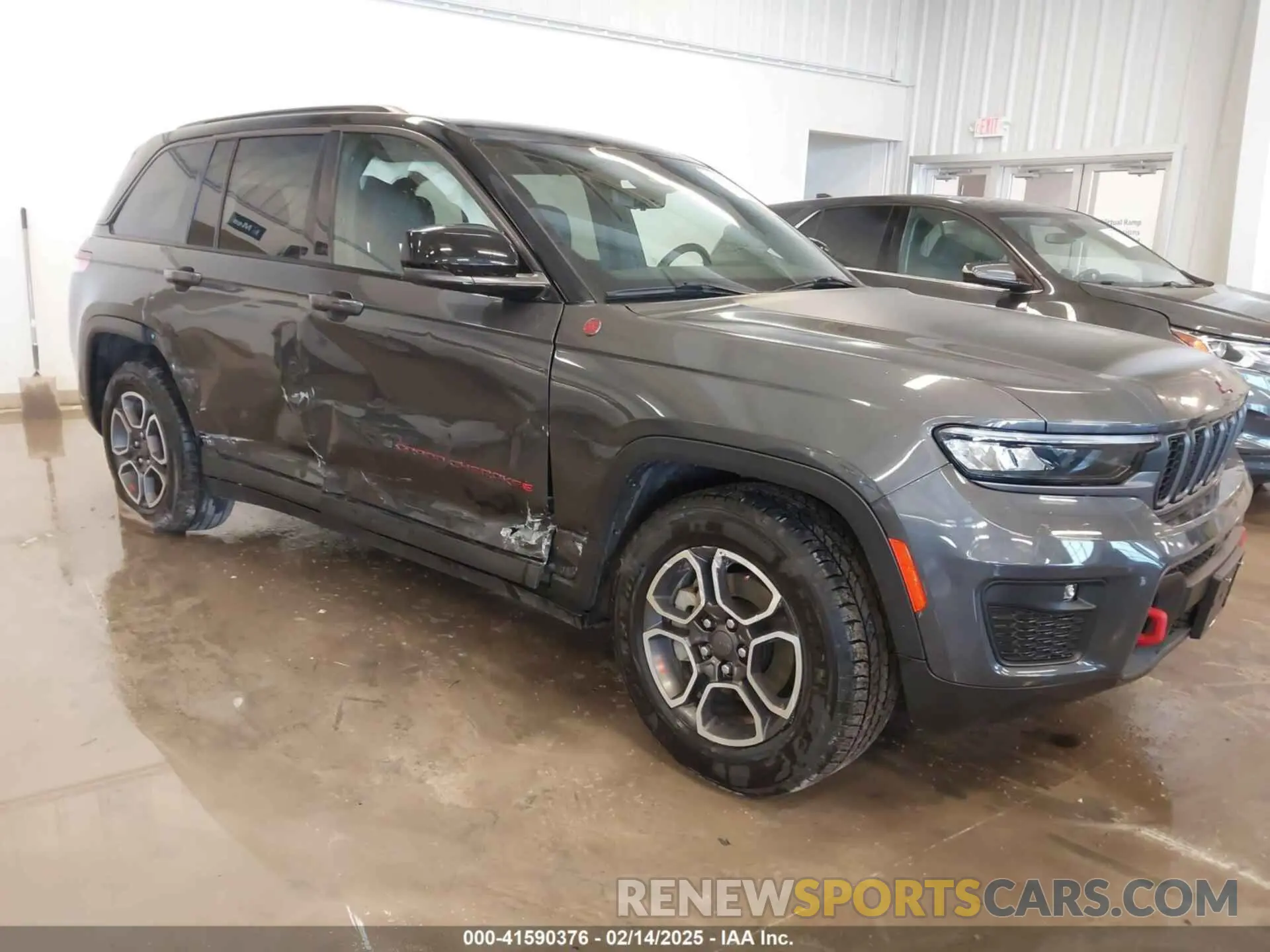 1 Photograph of a damaged car 1C4RJHCG6N8572467 JEEP GRAND CHEROKEE 2022