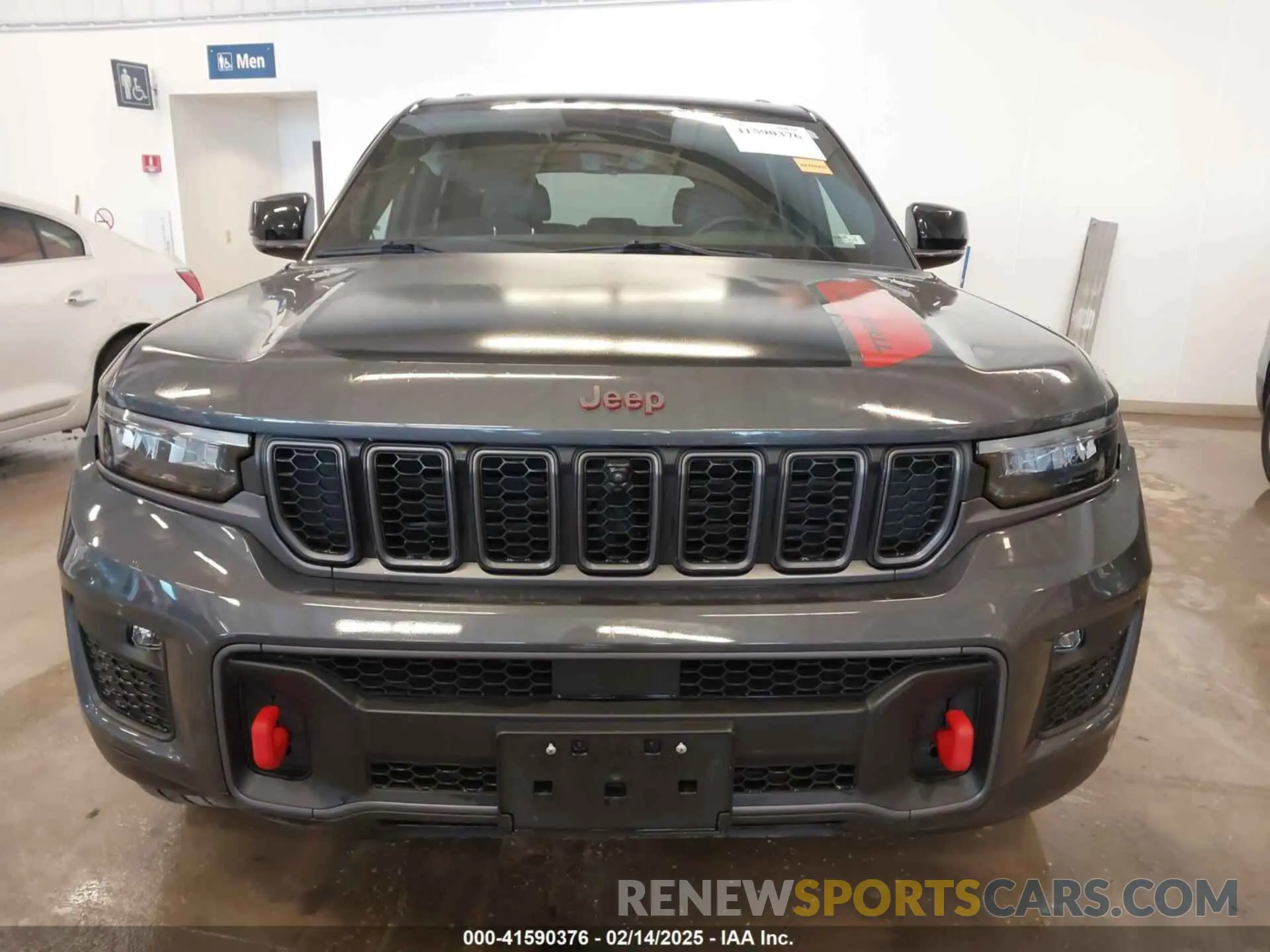 12 Photograph of a damaged car 1C4RJHCG6N8572467 JEEP GRAND CHEROKEE 2022