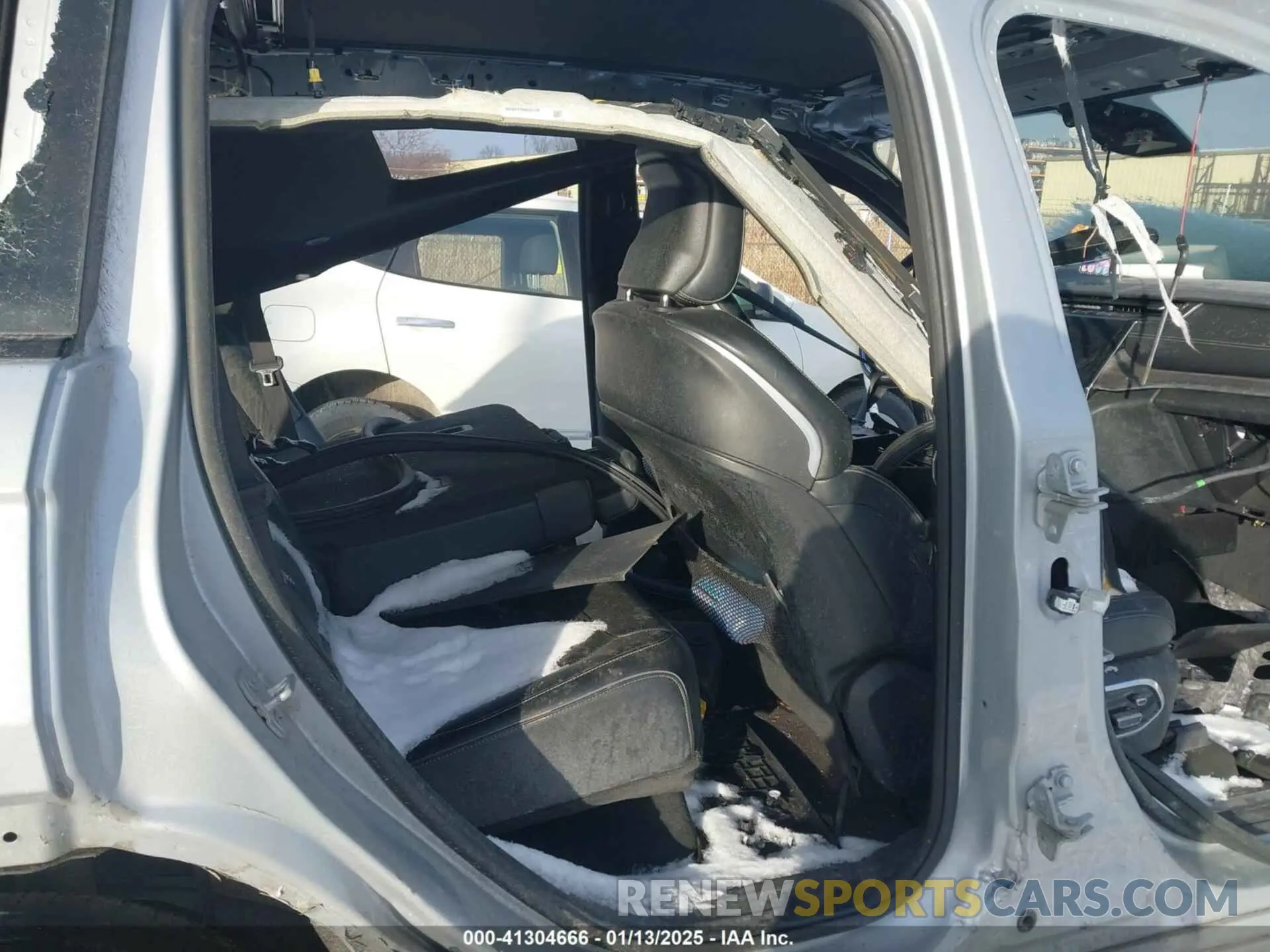 8 Photograph of a damaged car 1C4RJHDG1N8606751 JEEP GRAND CHEROKEE 2022