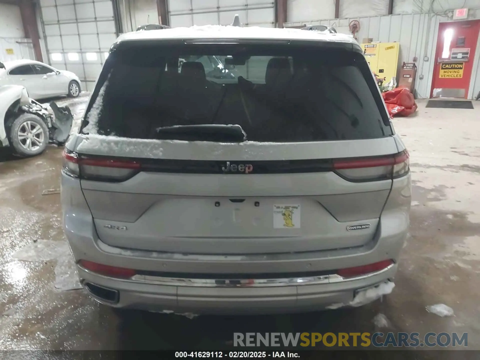 17 Photograph of a damaged car 1C4RJHDG2N8633960 JEEP GRAND CHEROKEE 2022
