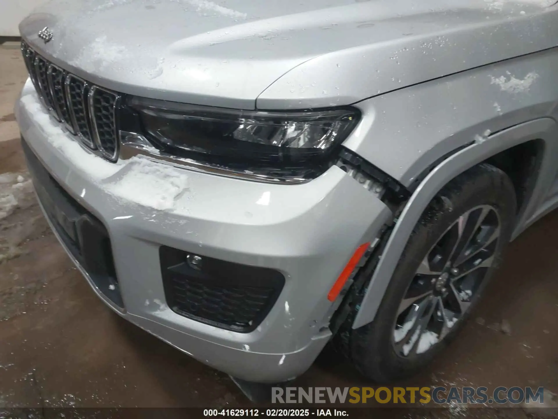 18 Photograph of a damaged car 1C4RJHDG2N8633960 JEEP GRAND CHEROKEE 2022