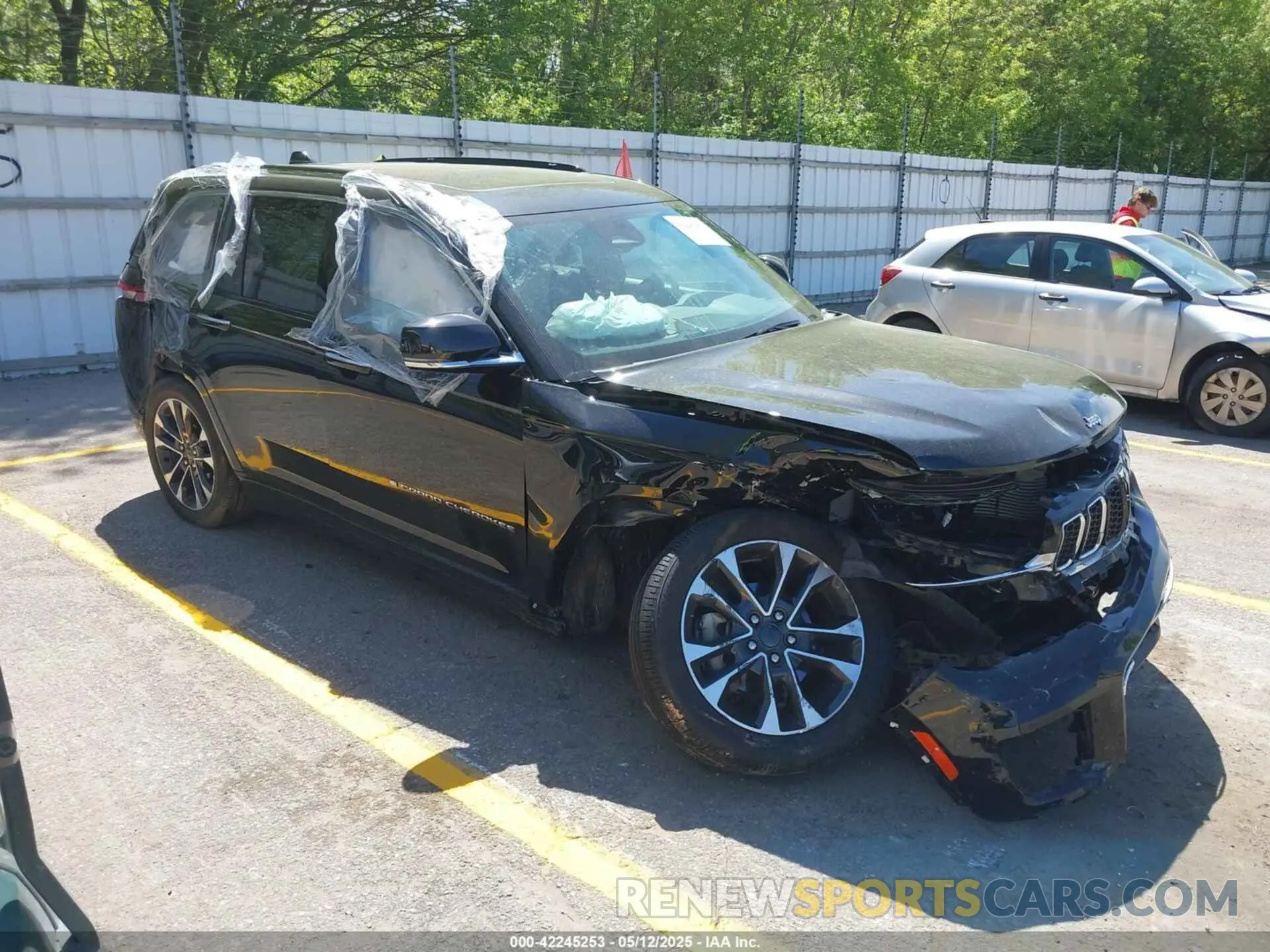 1 Photograph of a damaged car 1C4RJHDG2N8636129 JEEP GRAND CHEROKEE 2022