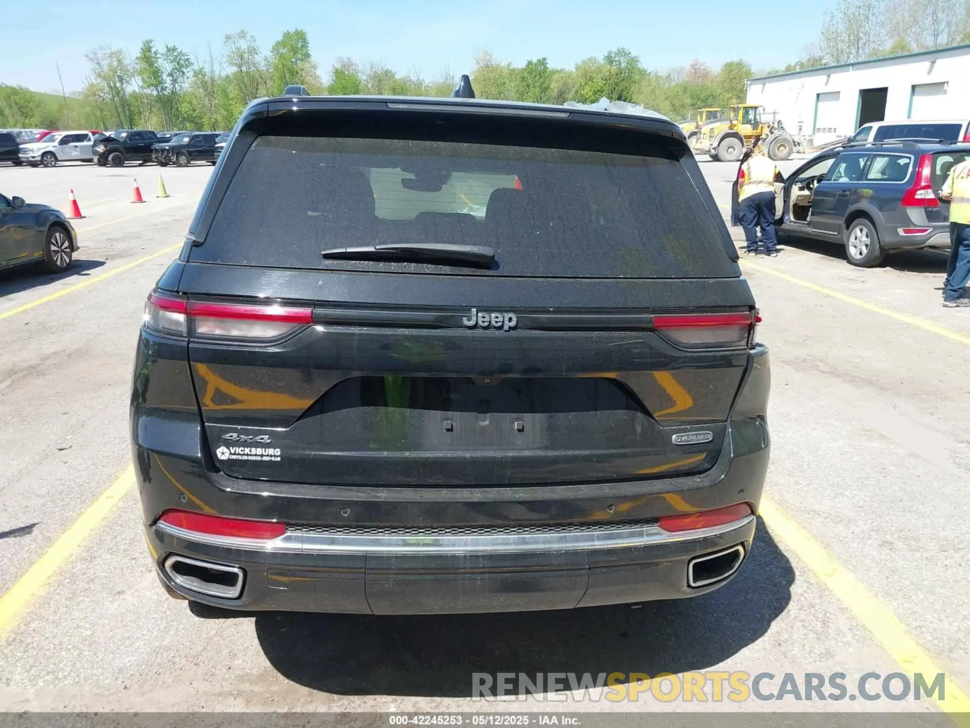 15 Photograph of a damaged car 1C4RJHDG2N8636129 JEEP GRAND CHEROKEE 2022