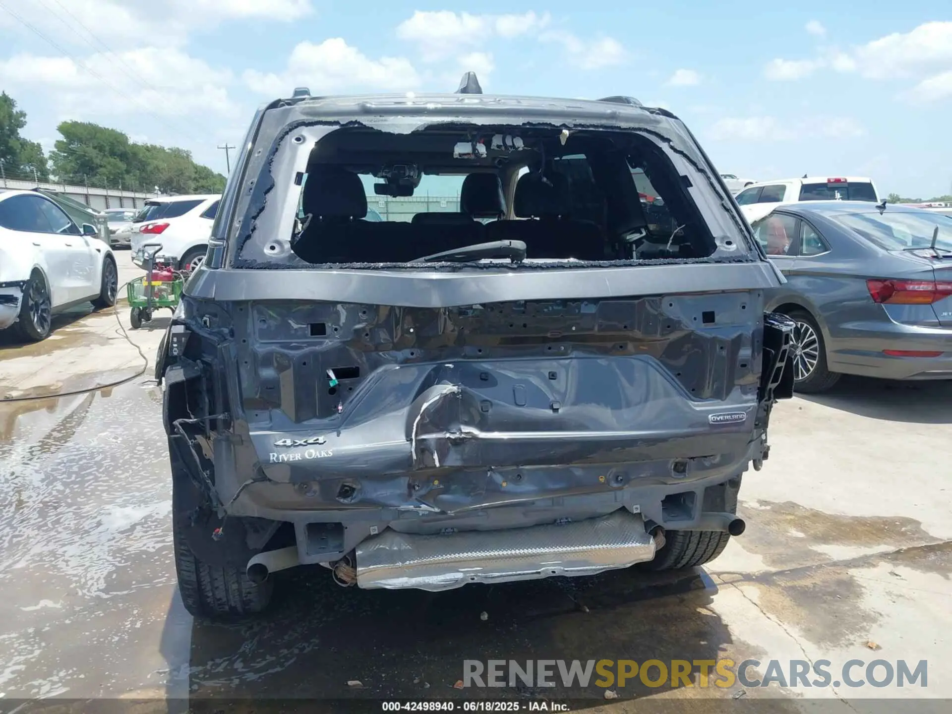 6 Photograph of a damaged car 1C4RJHDG6N8580874 JEEP GRAND CHEROKEE 2022