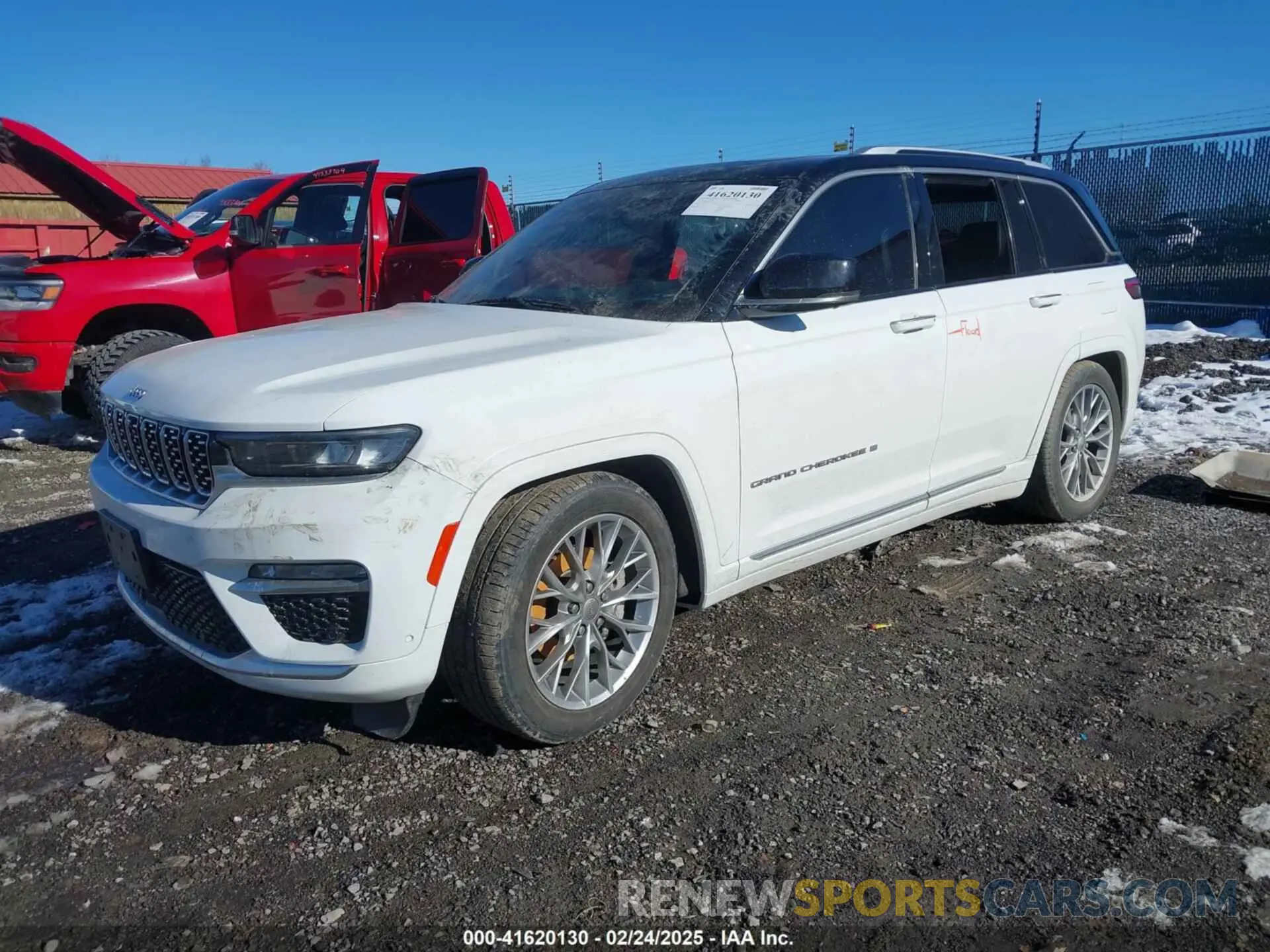 2 Photograph of a damaged car 1C4RJHEG1N8628389 JEEP GRAND CHEROKEE 2022
