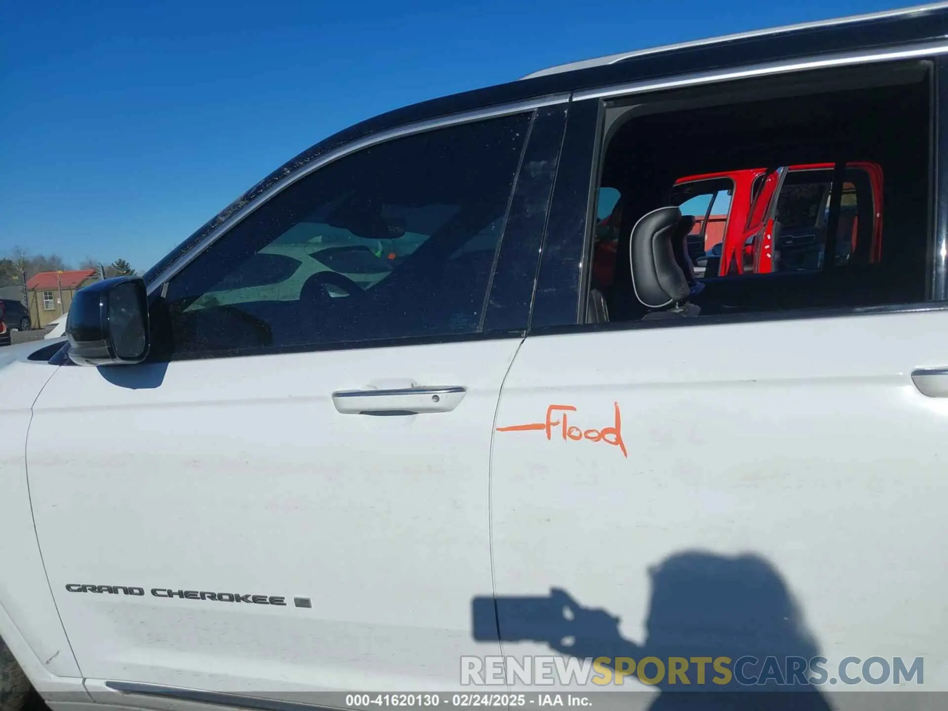 6 Photograph of a damaged car 1C4RJHEG1N8628389 JEEP GRAND CHEROKEE 2022