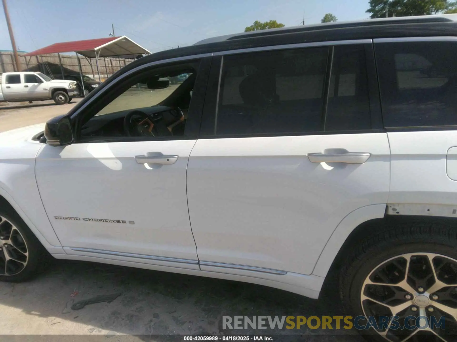 14 Photograph of a damaged car 1C4RJHEG8N8588988 JEEP GRAND CHEROKEE 2022