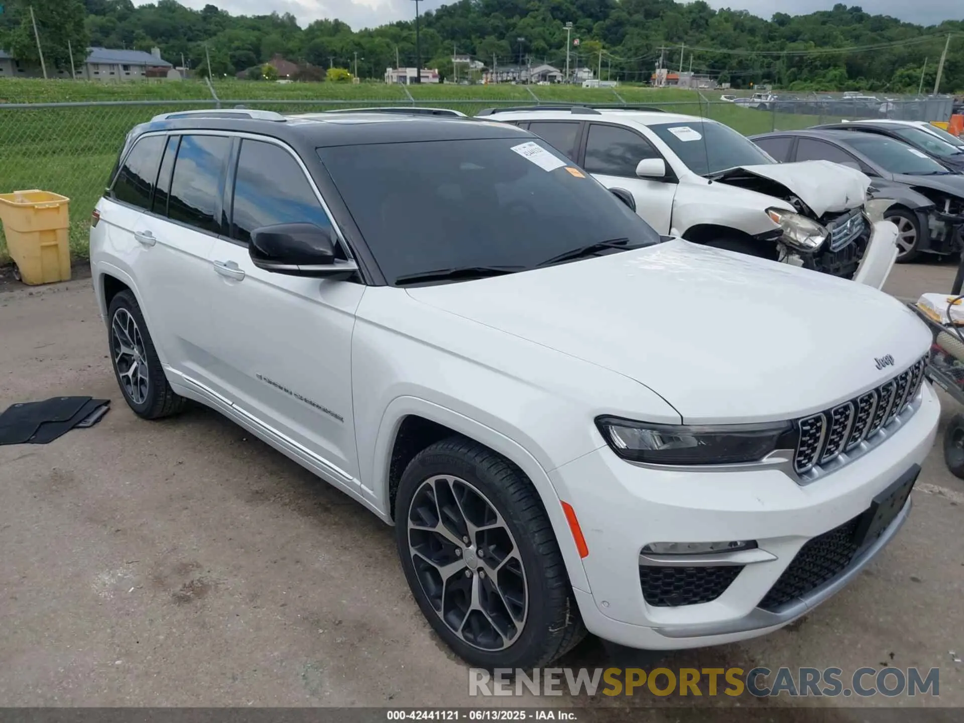 6 Photograph of a damaged car 1C4RJHEG9N8597490 JEEP GRAND CHEROKEE 2022