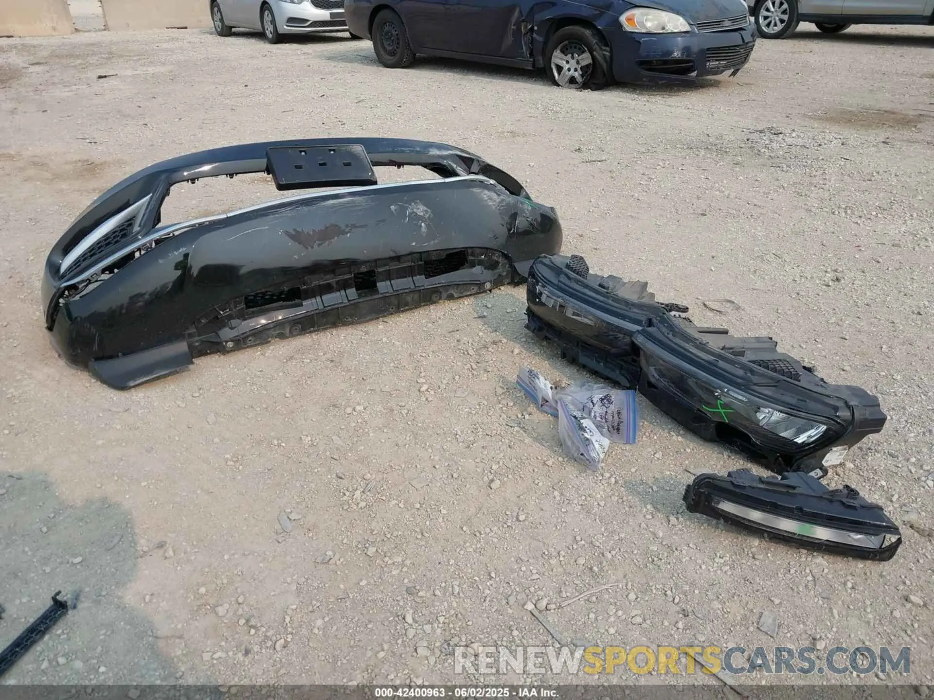 12 Photograph of a damaged car 1C4RJHET5N8510388 JEEP GRAND CHEROKEE 2022