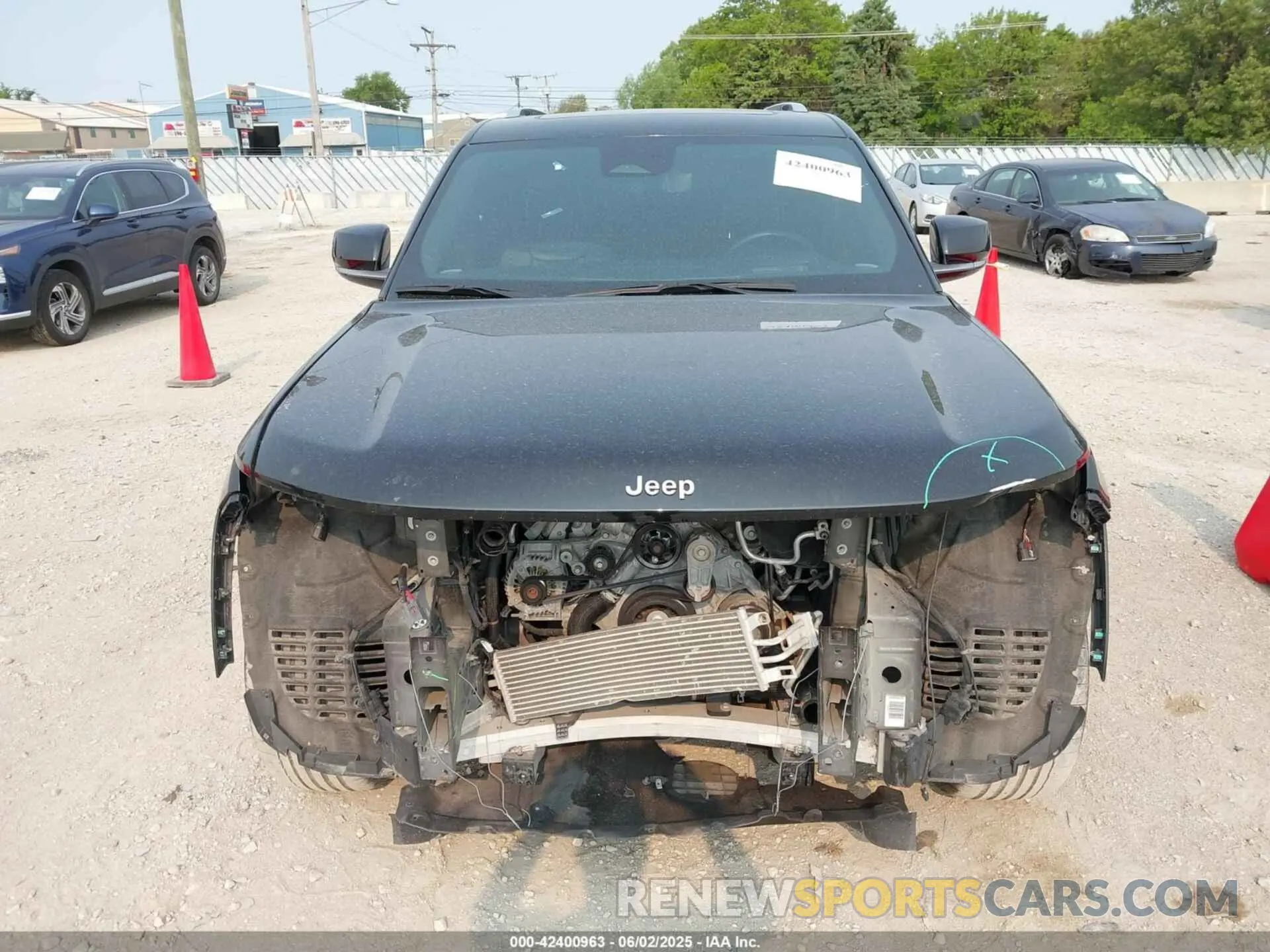 13 Photograph of a damaged car 1C4RJHET5N8510388 JEEP GRAND CHEROKEE 2022