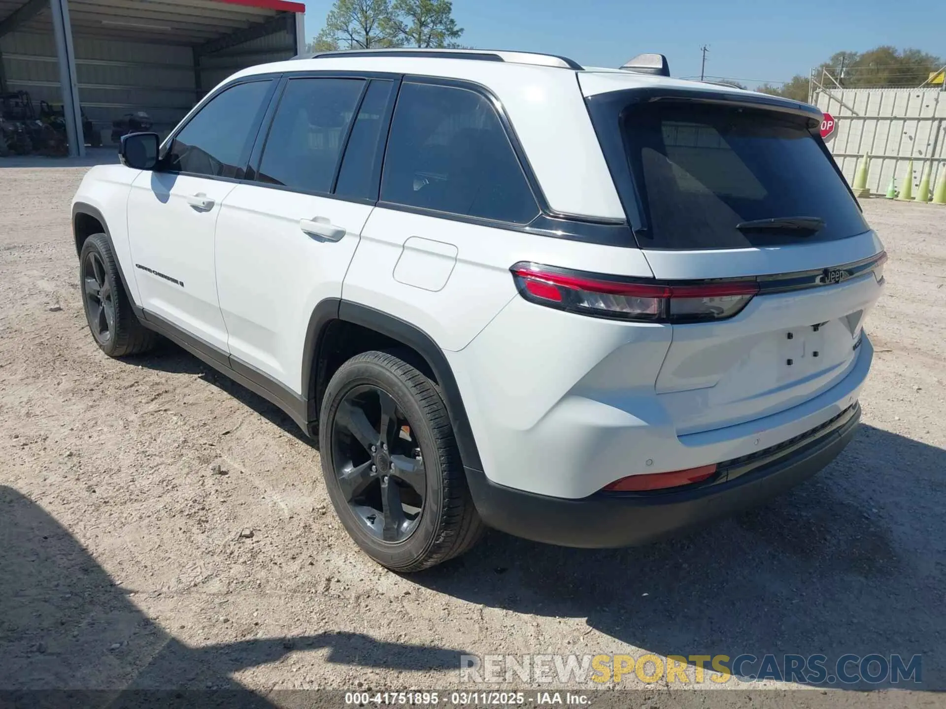3 Photograph of a damaged car 1C4RJGBG0PC511918 JEEP GRAND CHEROKEE 2023