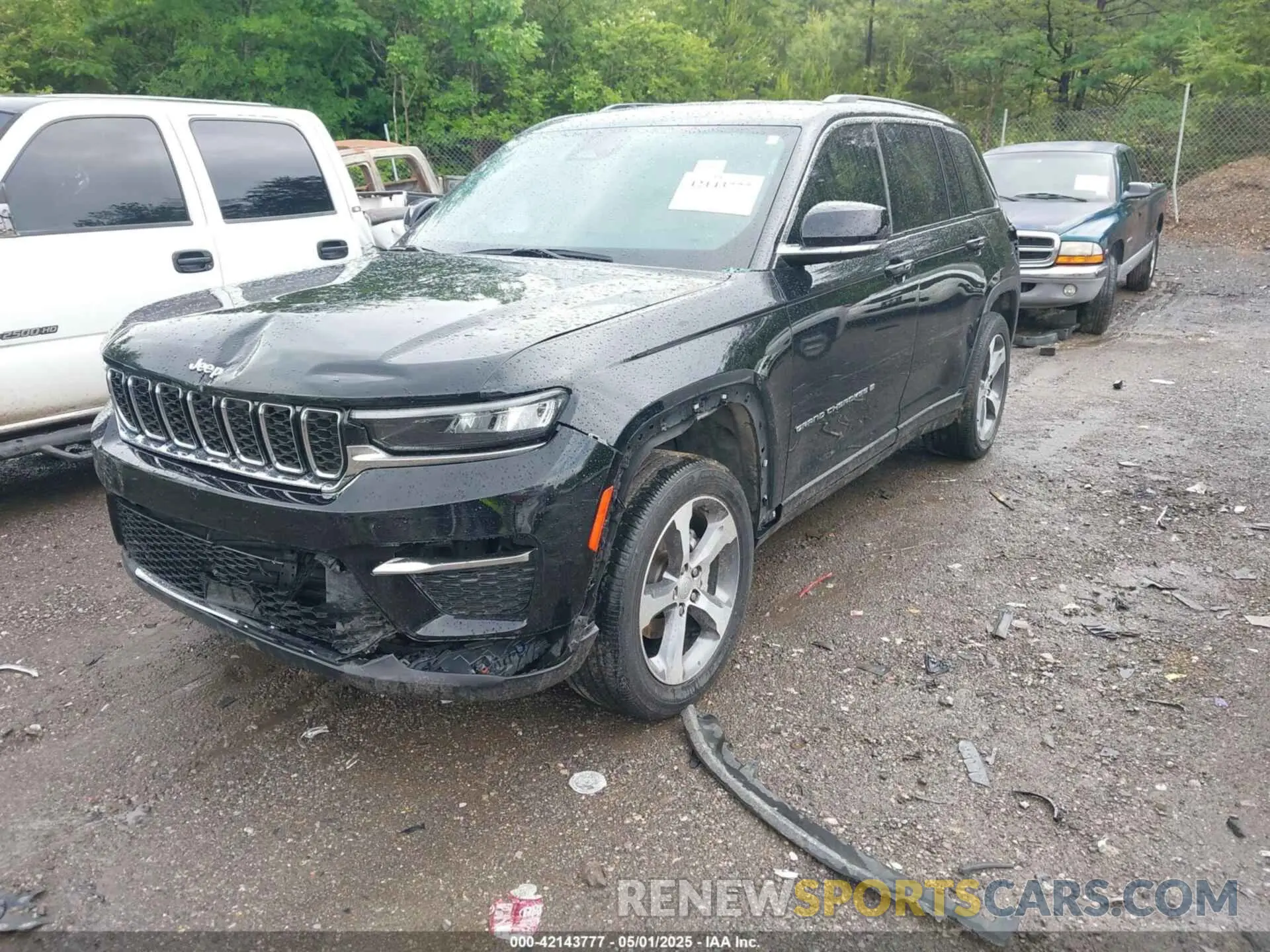 2 Photograph of a damaged car 1C4RJGBG1PC523186 JEEP GRAND CHEROKEE 2023