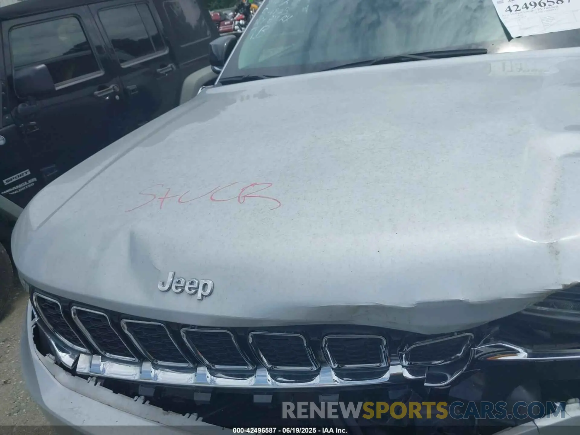 10 Photograph of a damaged car 1C4RJGBG1PC587289 JEEP GRAND CHEROKEE 2023